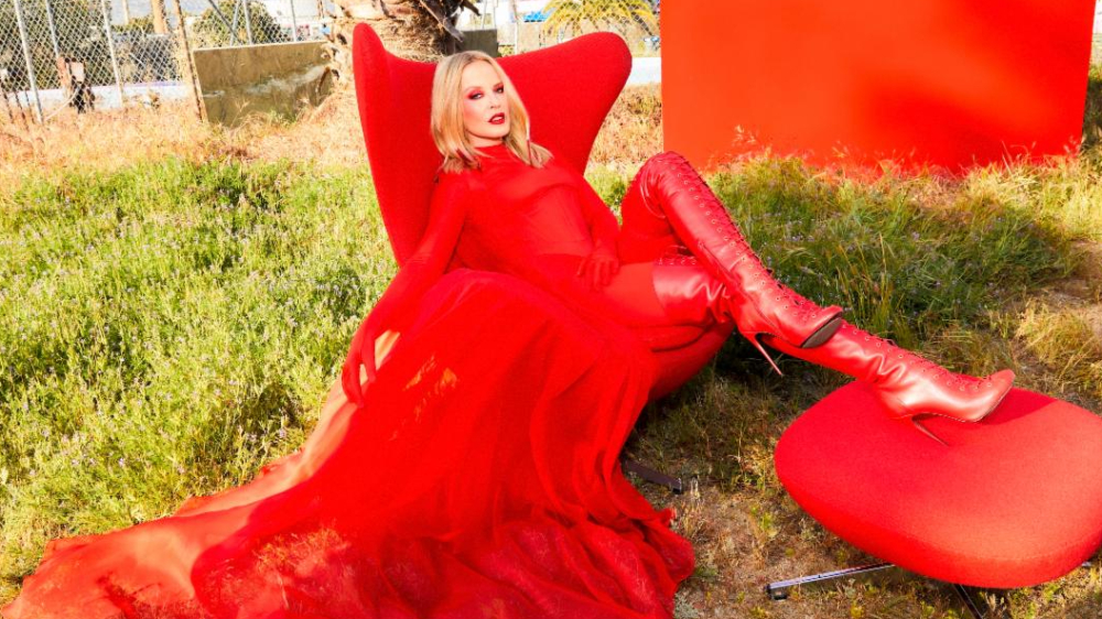 

	
		Kylie Minogue anuncia su residencia en Las Vegas y anuncia su nuevo álbum "Tension".
	
	