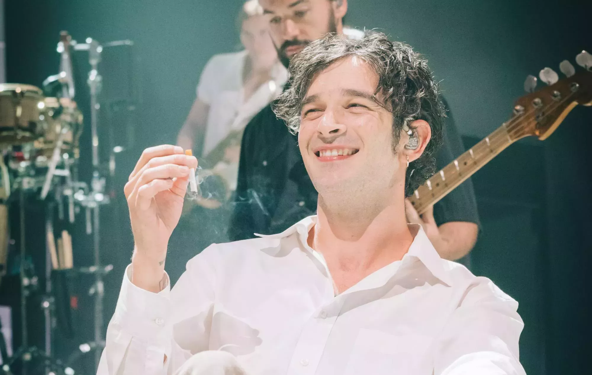 La comunidad LGBTQ+ de Malasia condena a Matty Healy, de The 1975, por el incidente del beso