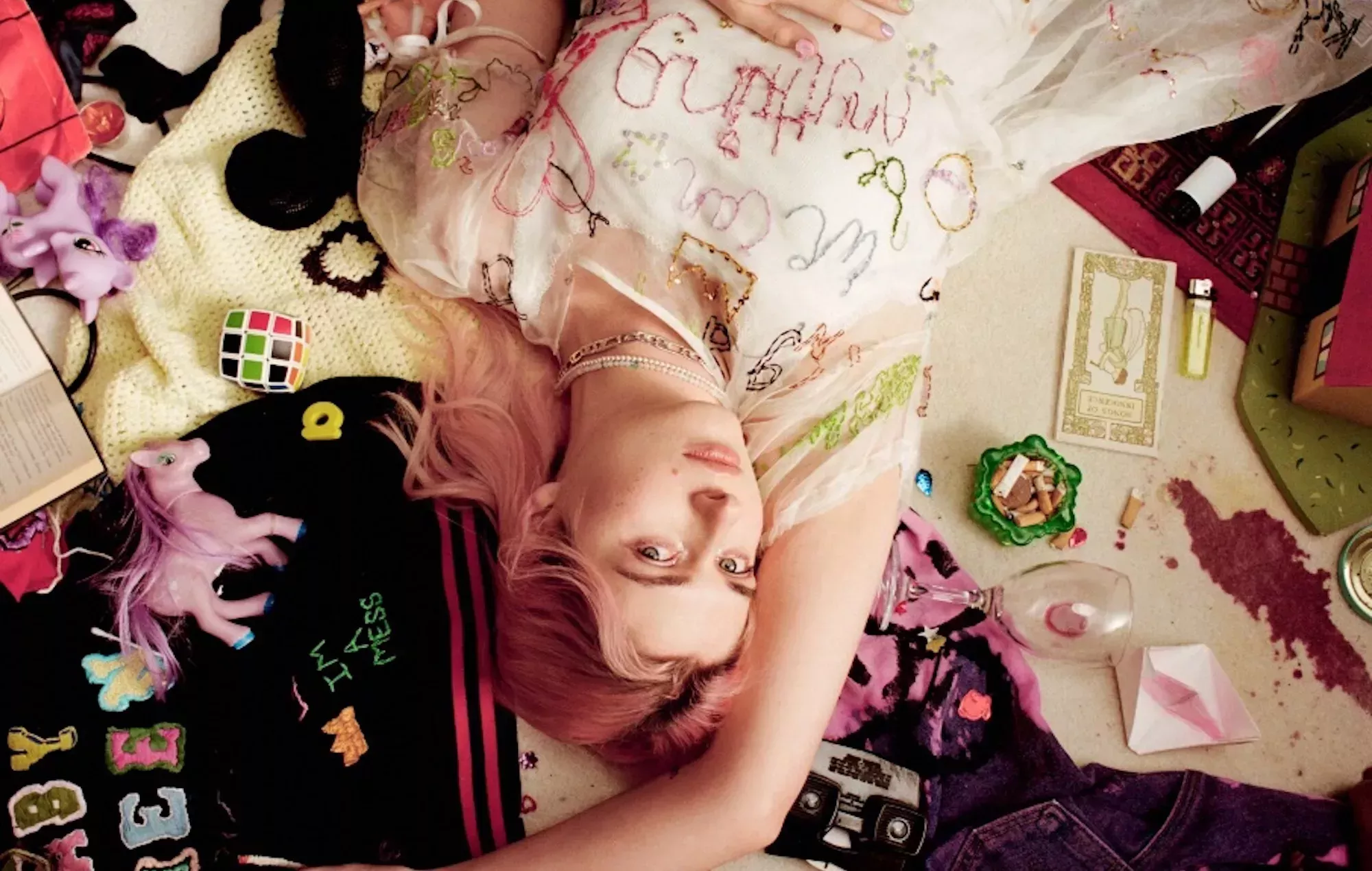 Mira el vídeo del nuevo single de Baby Queen 'We Can Be Anything'