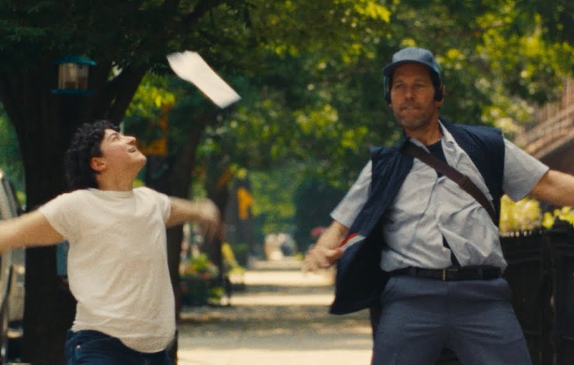 Paul Rudd protagoniza el nuevo vídeo de Claud para "A Good Thing".