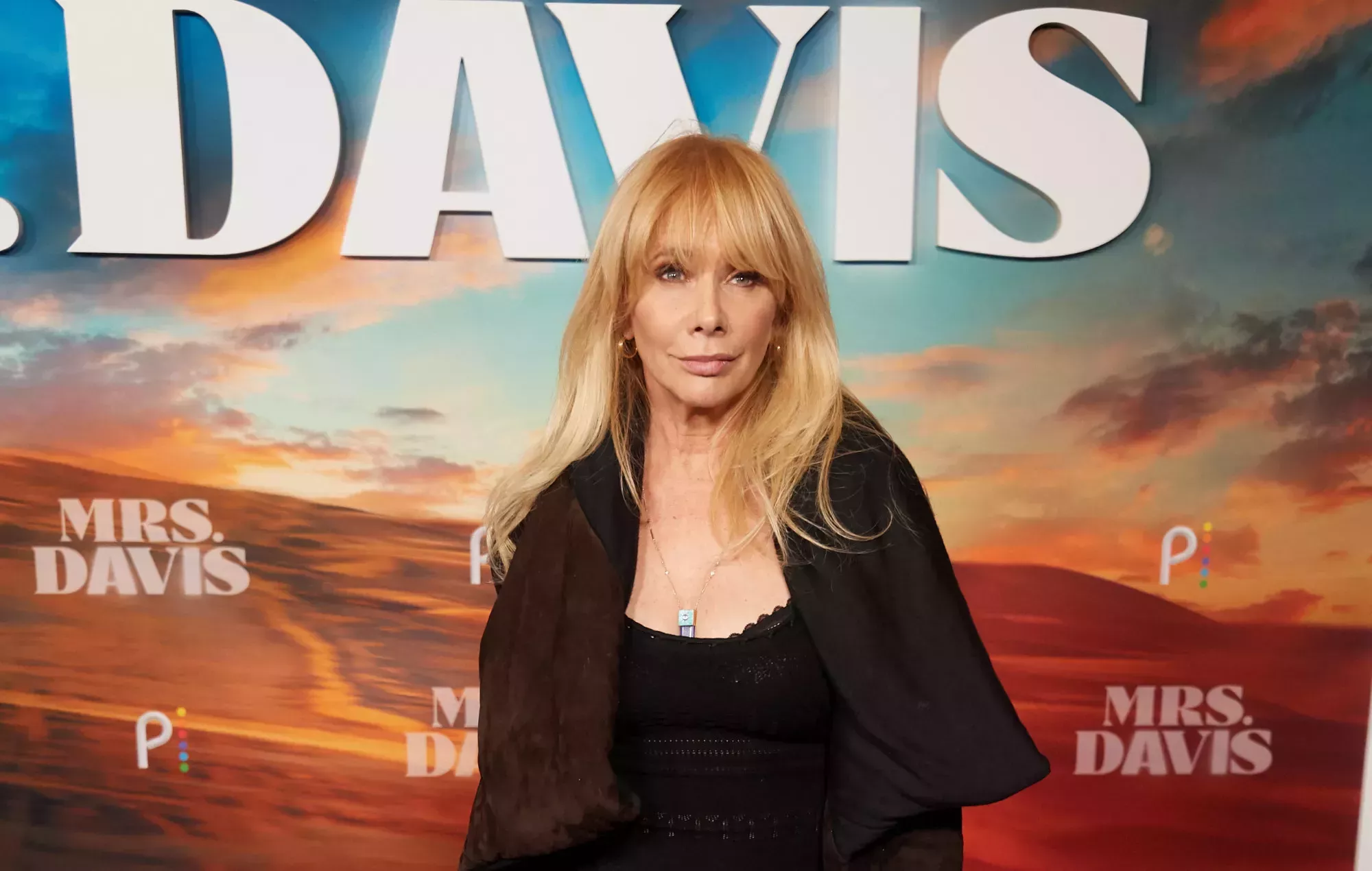 Rosanna Arquette estrella su coche contra un centro comercial