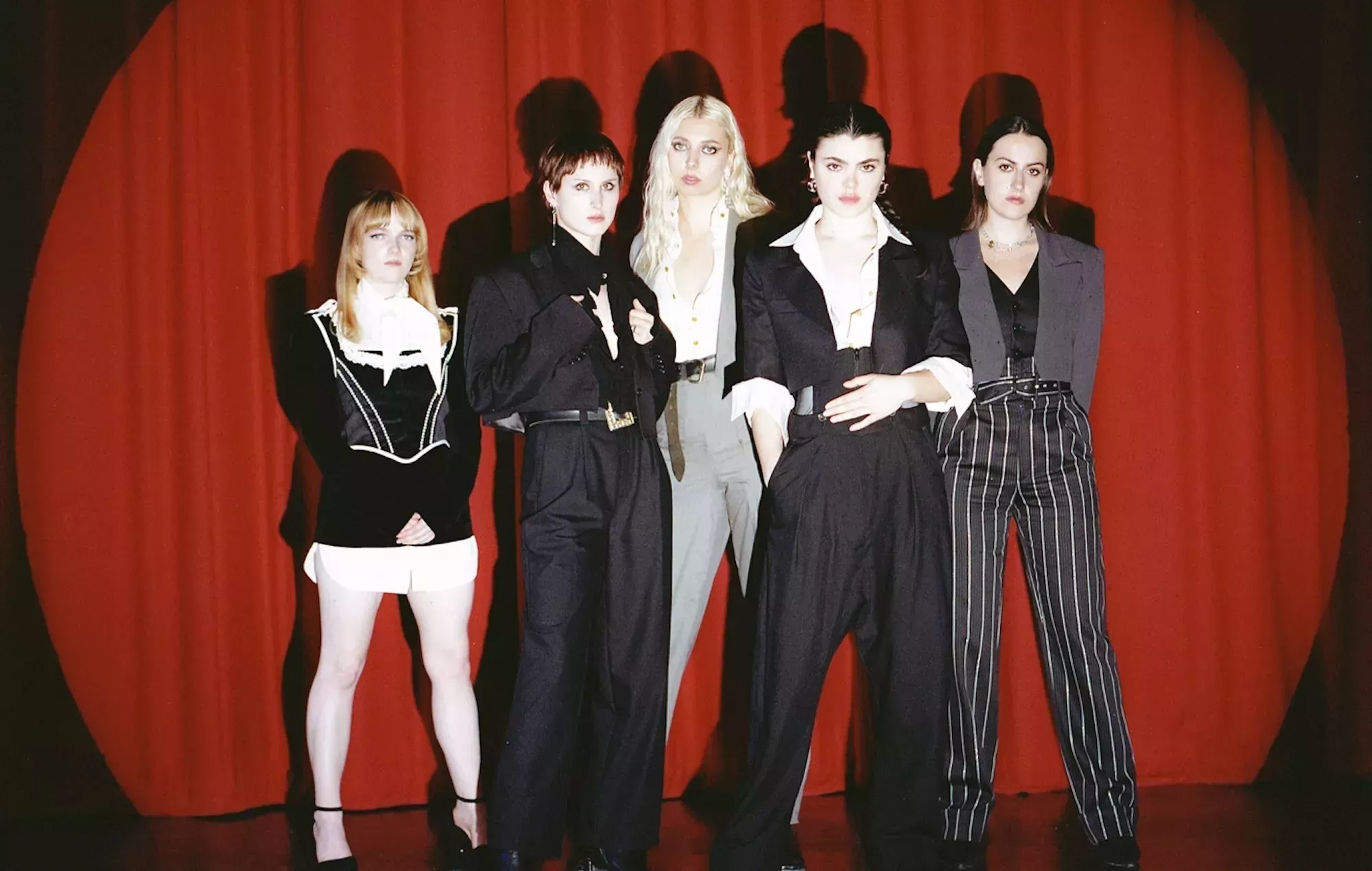 The Last Dinner Party comparte su nuevo single 'Sinner' y anuncia más conciertos en el Reino Unido