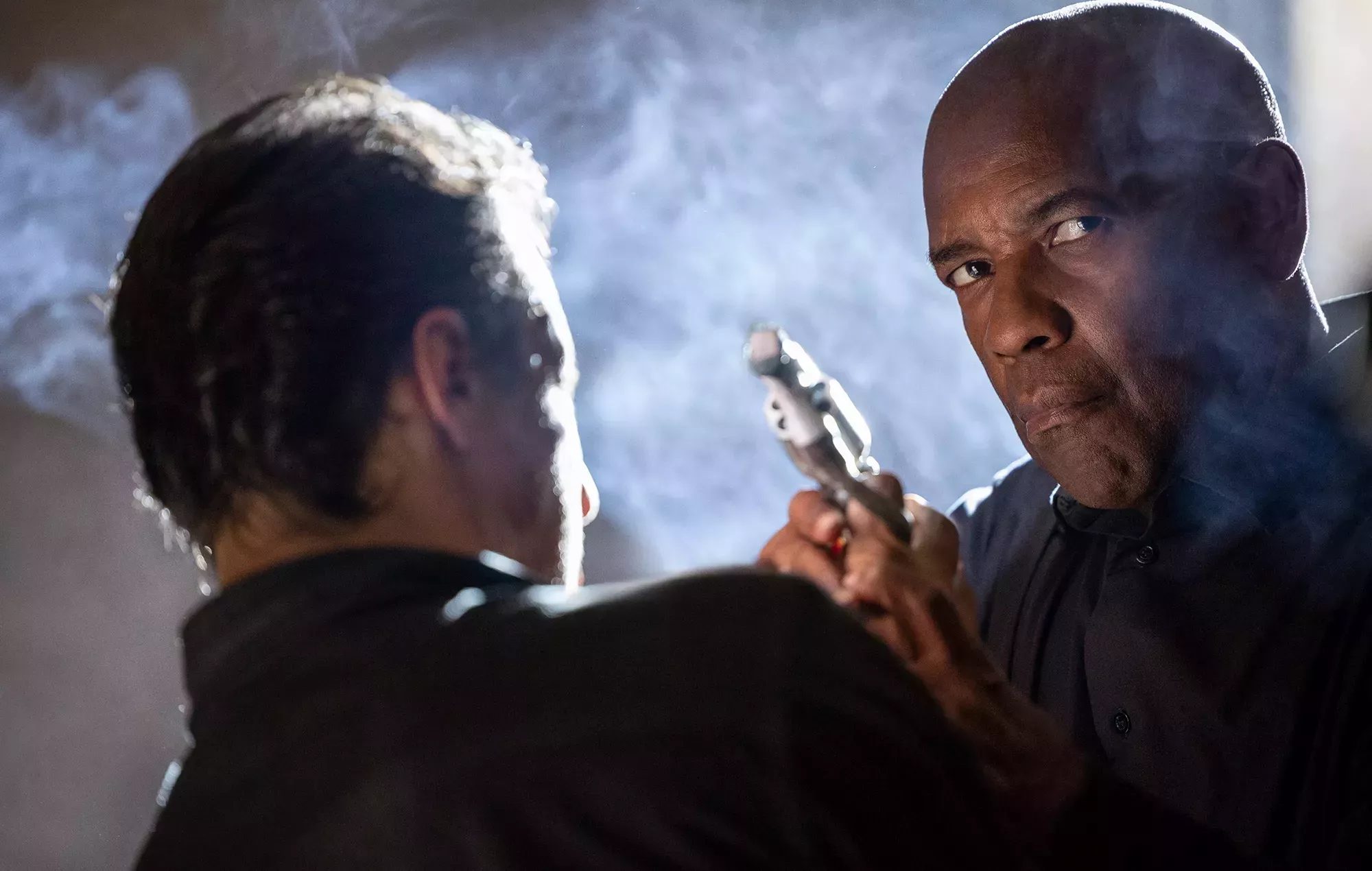 Antoine Fuqua se planteó envejecer a Denzel Washington para la historia original de 