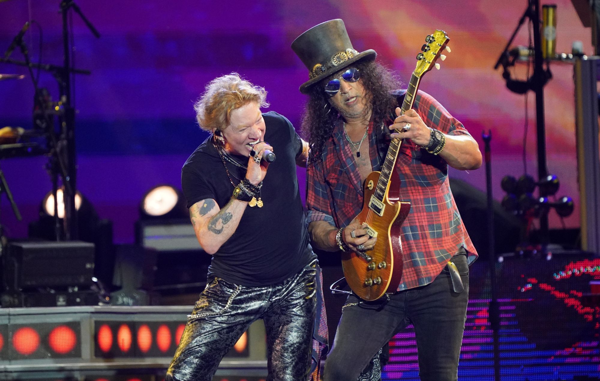 El nuevo single de Guns 'N' Roses "Perhaps" llegará la próxima semana