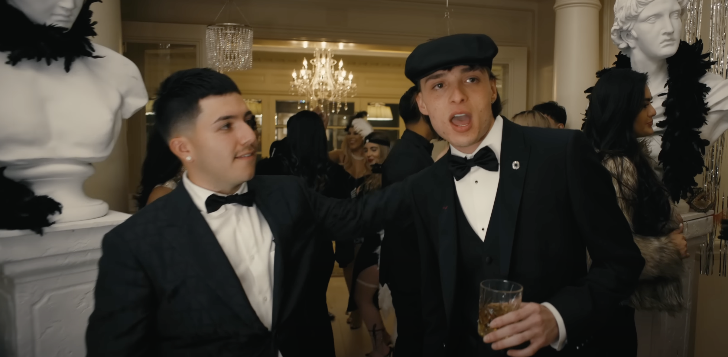 

	
		Ella Baila Sola', de Eslabón Armado y Peso Pluma, elegida Canción Global del Verano por Spotify (EXCLUSIVA)
	
	