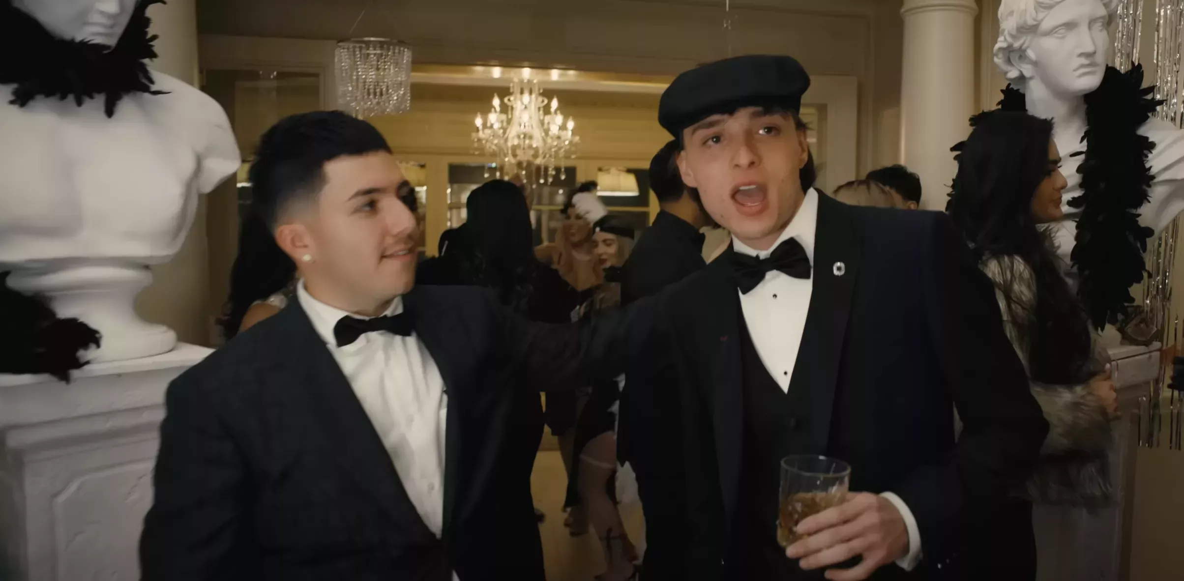 

	
		Ella Baila Sola', de Eslabón Armado y Peso Pluma, elegida Canción Global del Verano por Spotify (EXCLUSIVA)
	
	