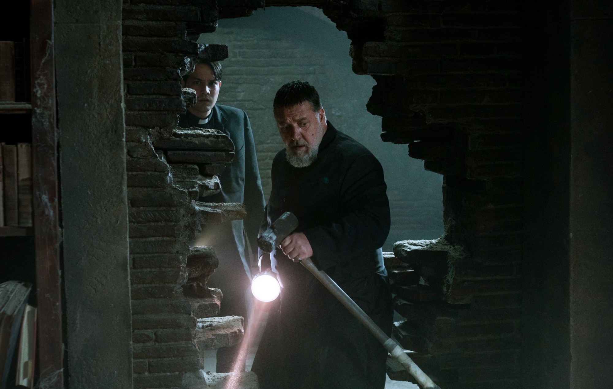 Explicado el final de 'El exorcista del Papa': ¿qué le pasa a Gabriele Amorth?