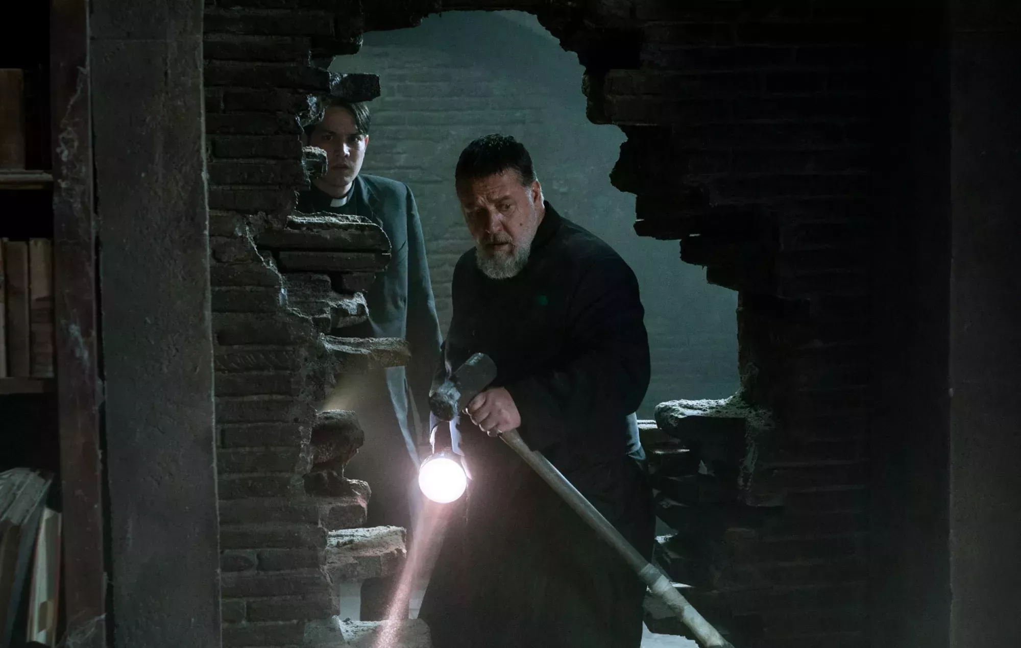 Explicado el final de 'El exorcista del Papa': ¿qué le pasa a Gabriele Amorth?