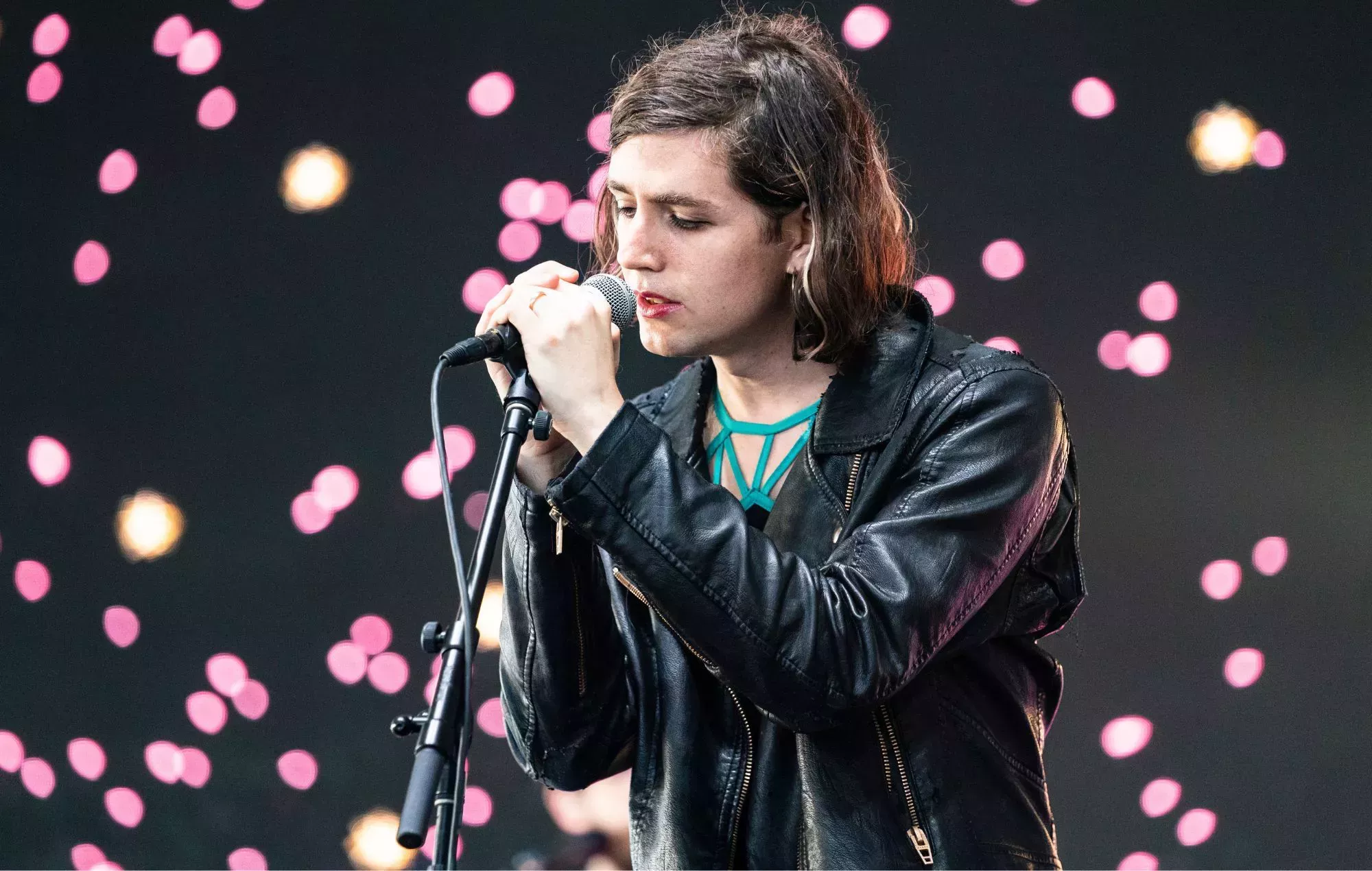 Ezra Furman anuncia un parón en sus giras: 