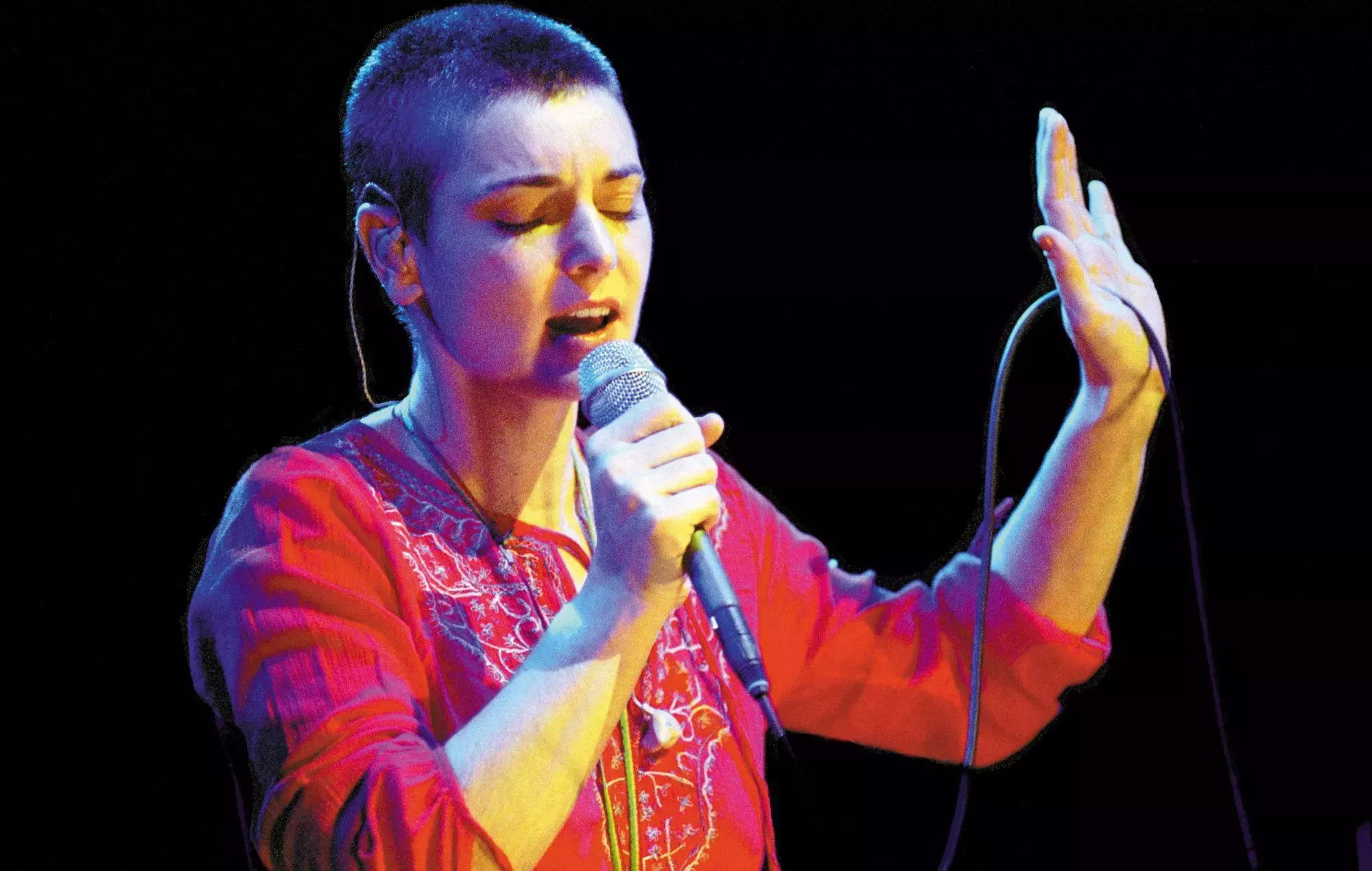 Homenaje a Sinead O'Connor en un acantilado irlandés antes de su funeral
