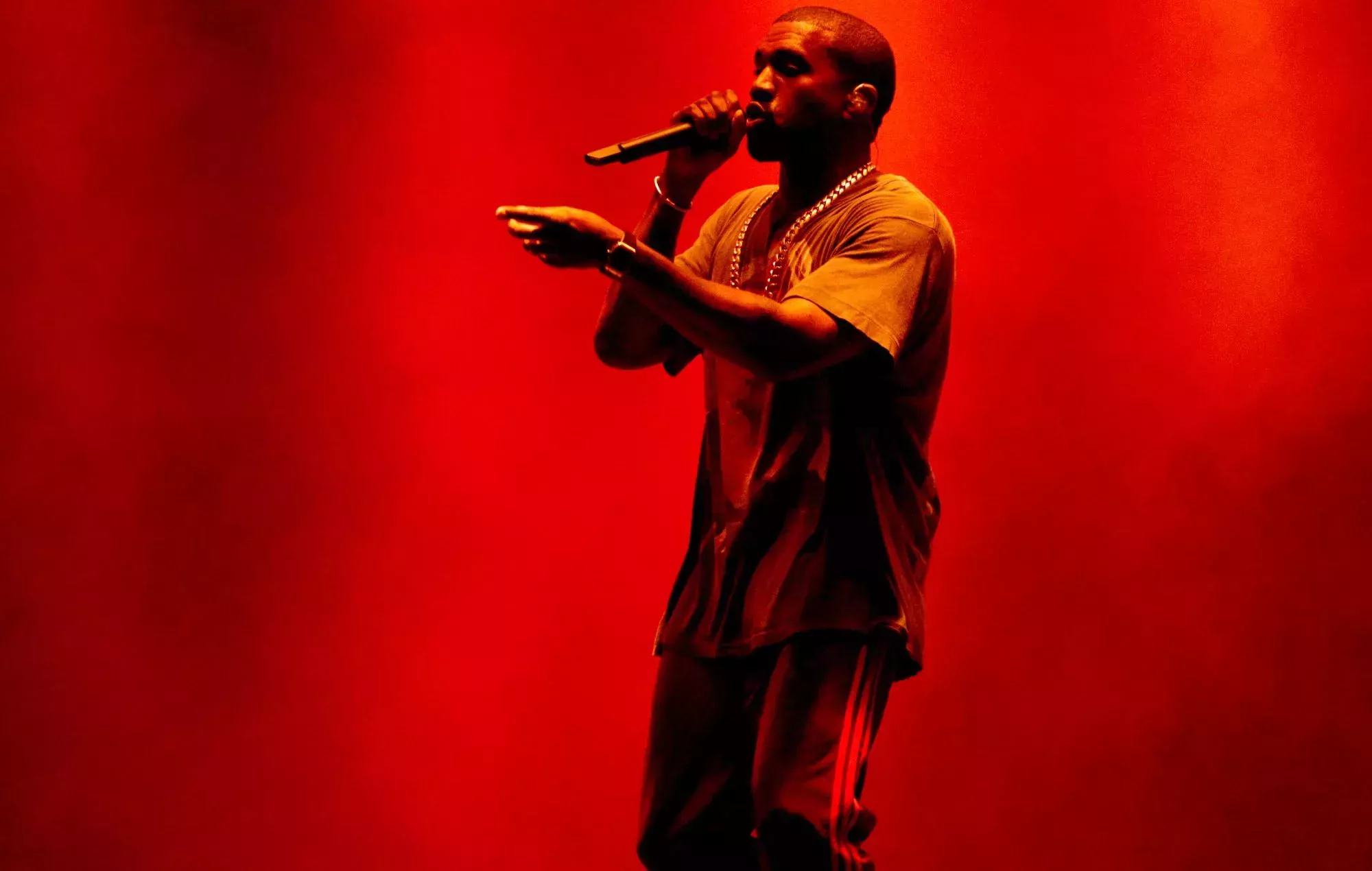 Kanye West se prepara para lanzar nueva música de forma 