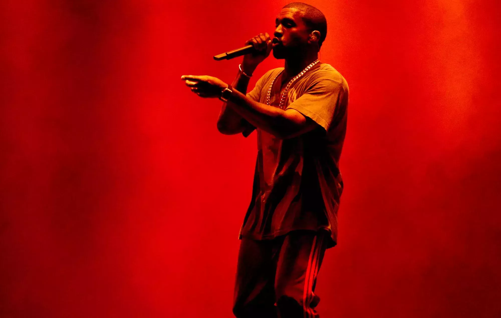 Kanye West se prepara para lanzar nueva música de forma