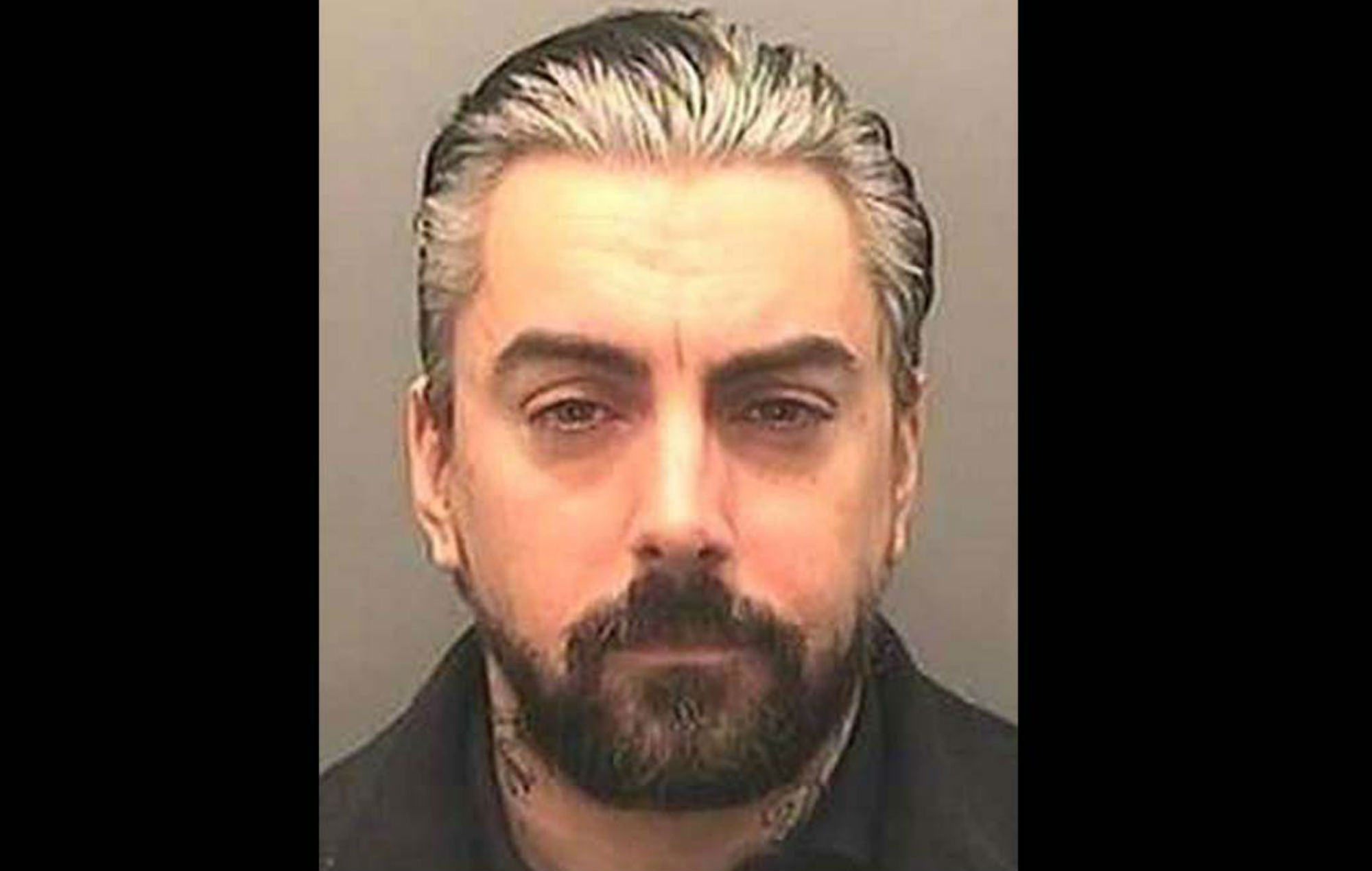 La policía informa sobre las heridas de Ian Watkins de Lostprophets tras ser apuñalado en prisión