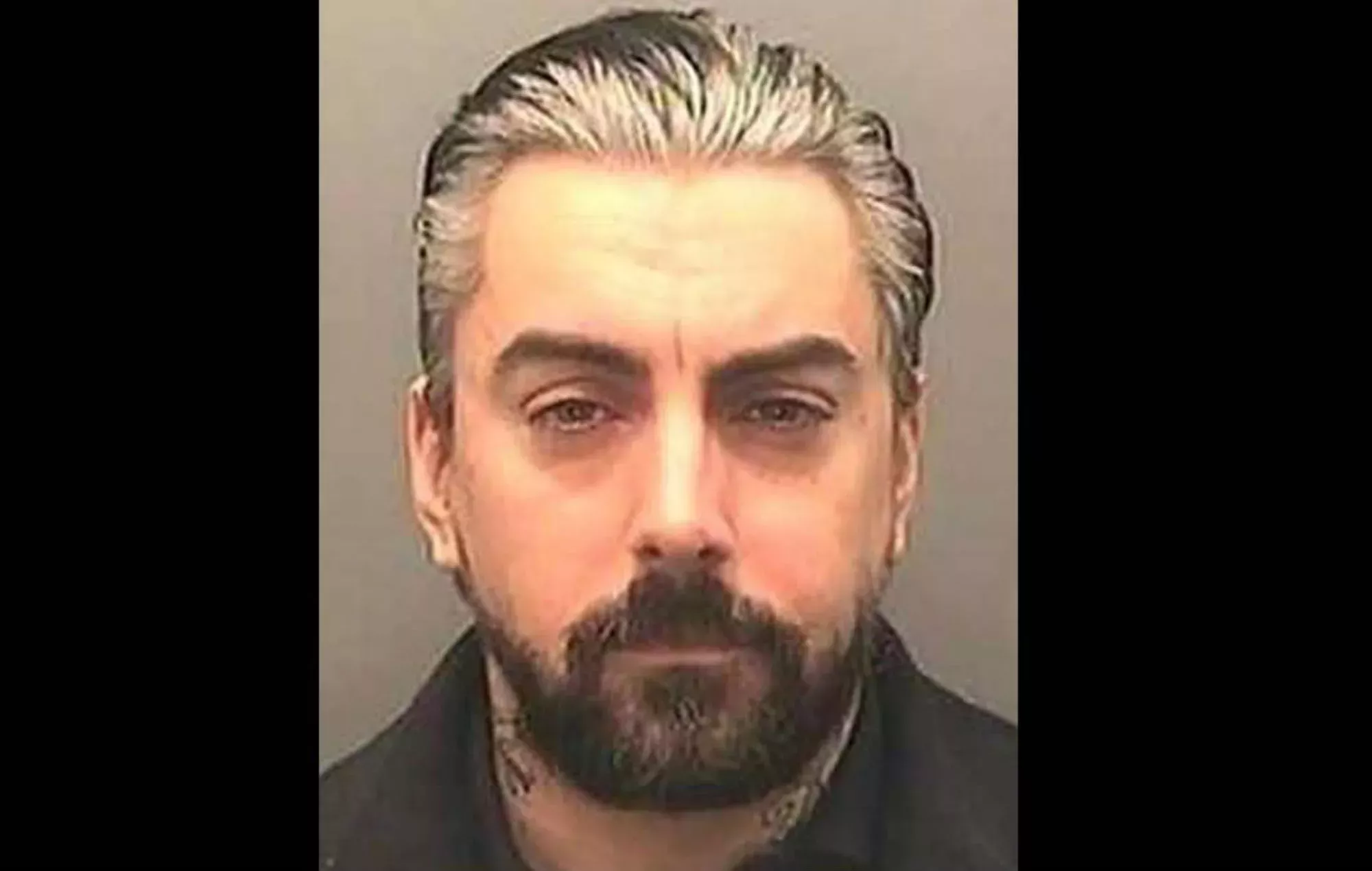 La policía informa sobre las heridas de Ian Watkins de Lostprophets tras ser apuñalado en prisión