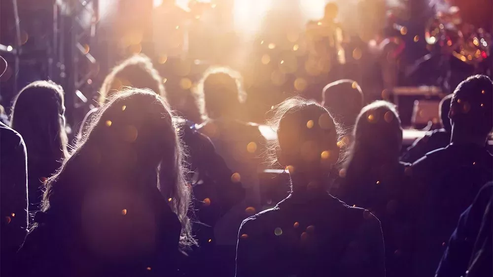 

	
		Post Malone, Chris Brown y otros recibieron millones destinados a locales independientes en las subvenciones 