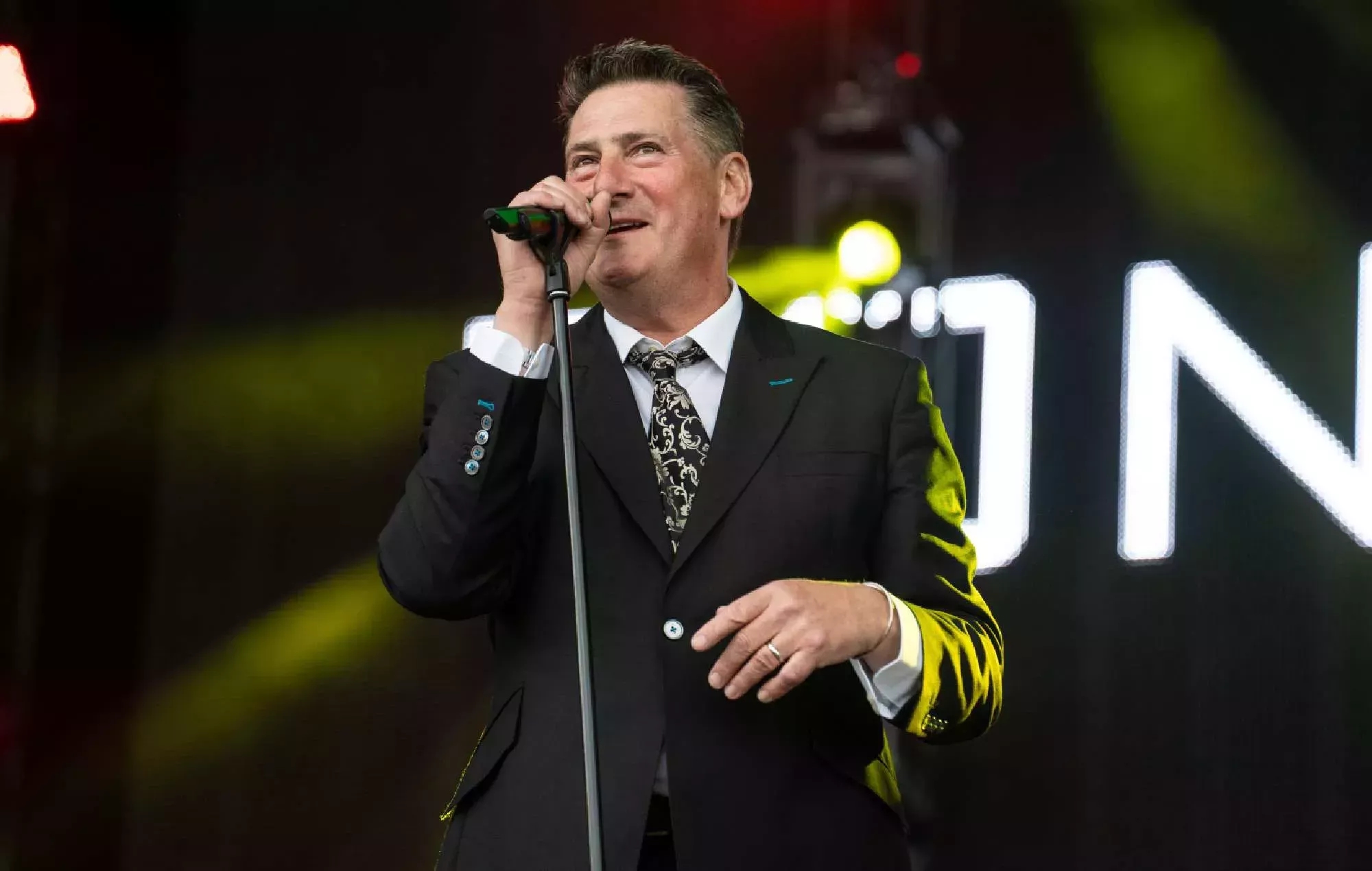 Tony Hadley trasladado al hospital tras enfermar en un concierto en Irlanda del Norte