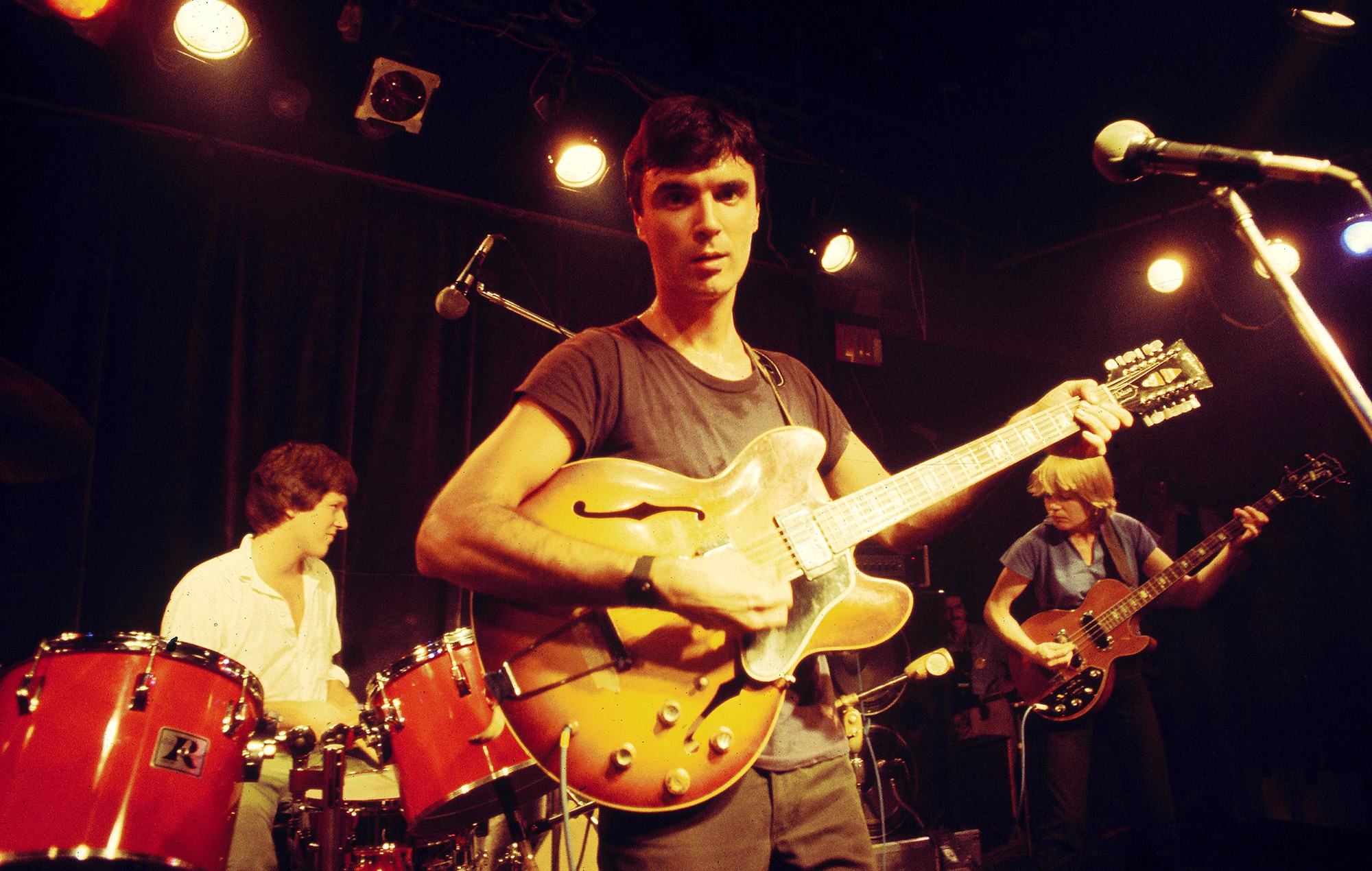 David Byrne sobre la actual relación de Talking Heads: "Los divorcios nunca son fáciles"