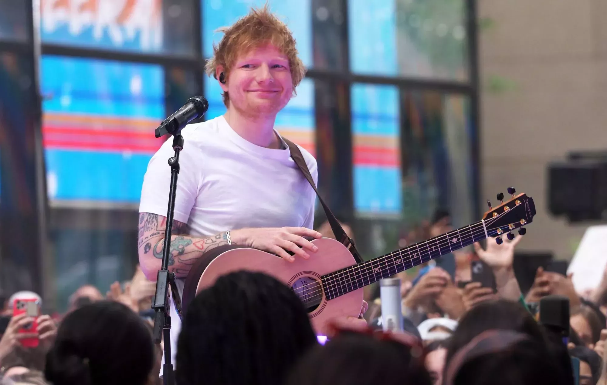 Ed Sheeran grabó en secreto la versión en directo de su nuevo álbum 'Autumn Variations' en casa de sus fans