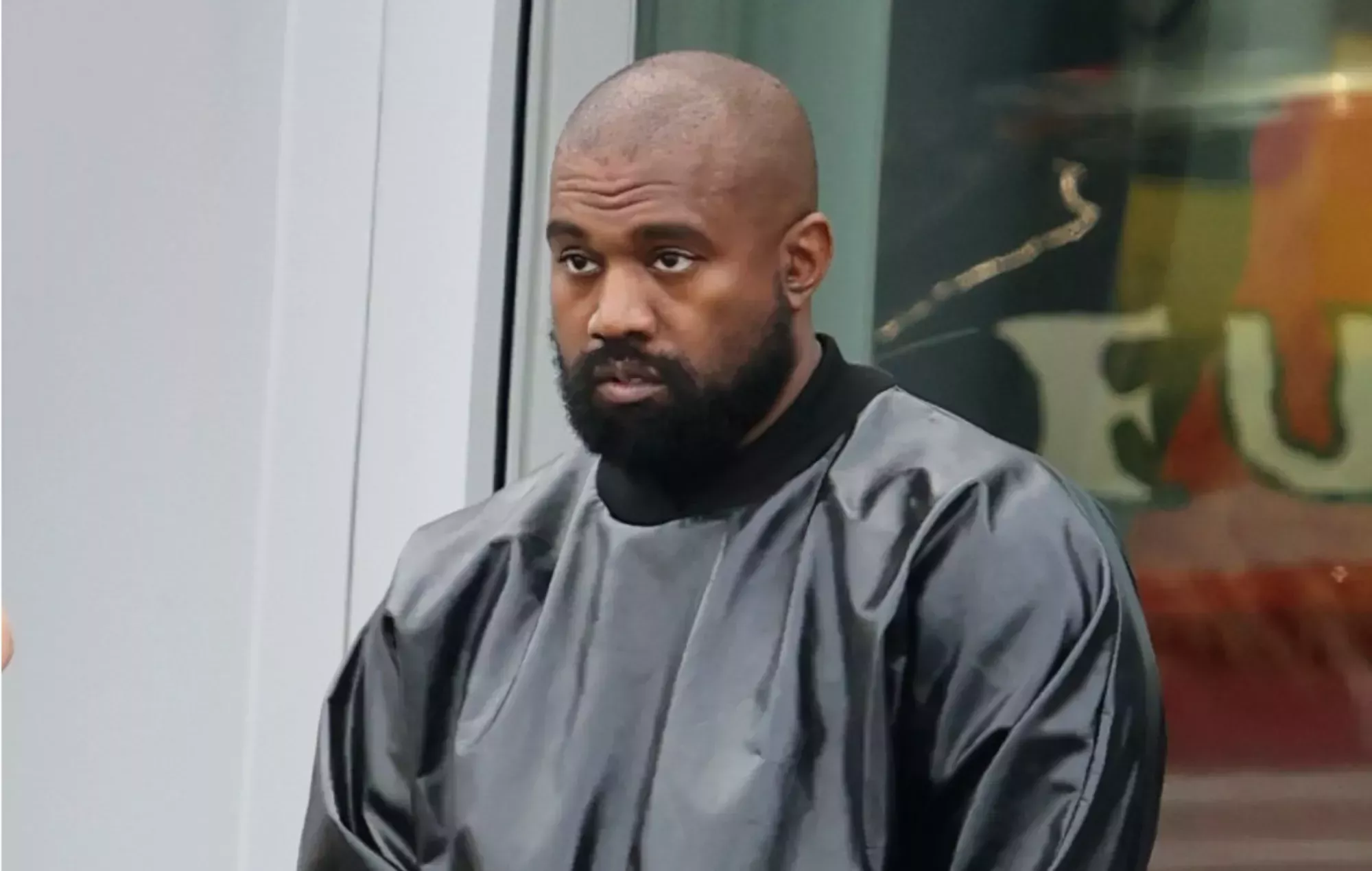 Kanye West demandado por un millón de dólares por un ex empleado que alega condiciones peligrosas