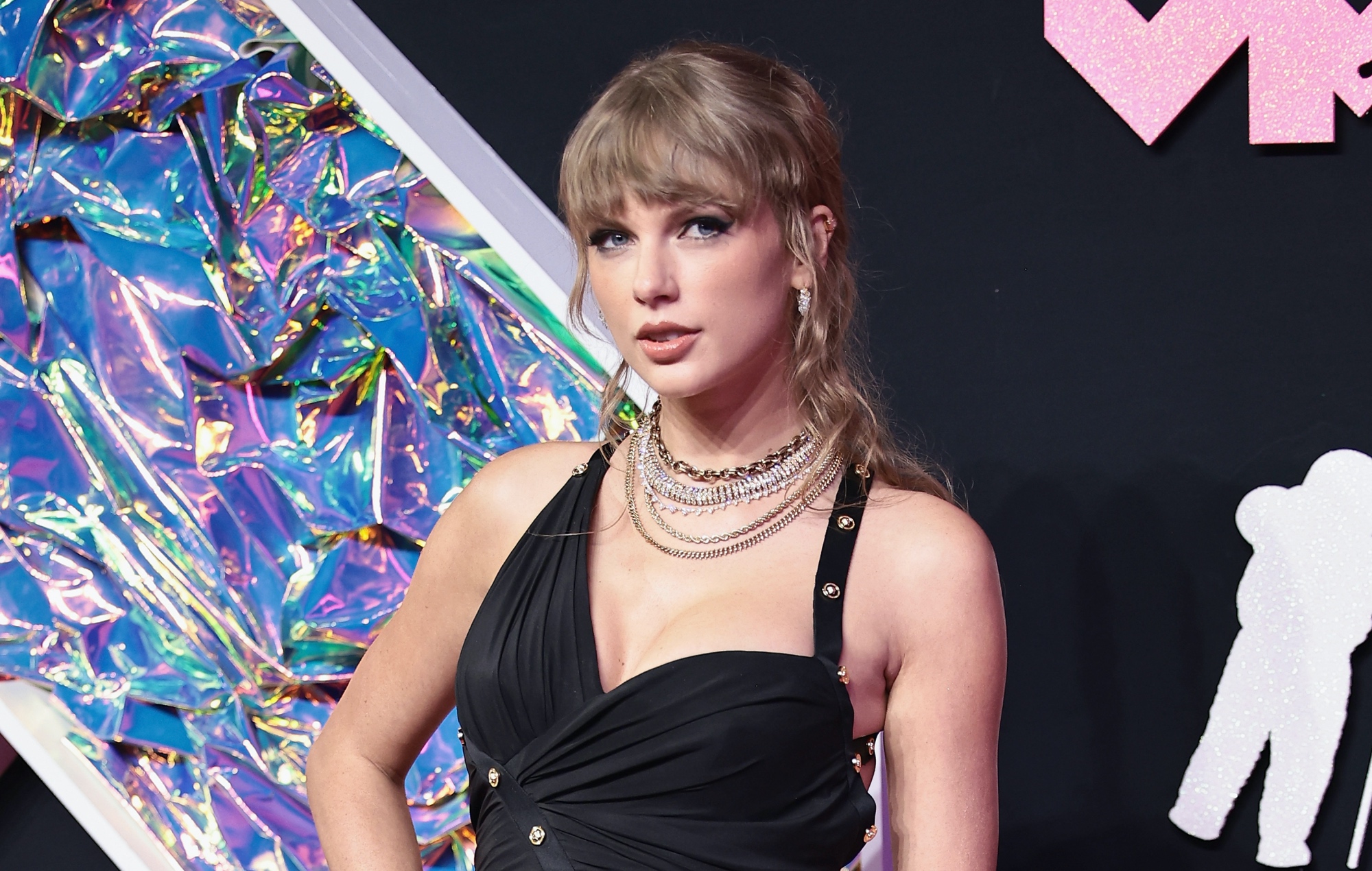 Los MTV VMA tuvieron un operador de cámara dedicado a filmar a Taylor Swift "continuamente" durante las actuaciones en directo