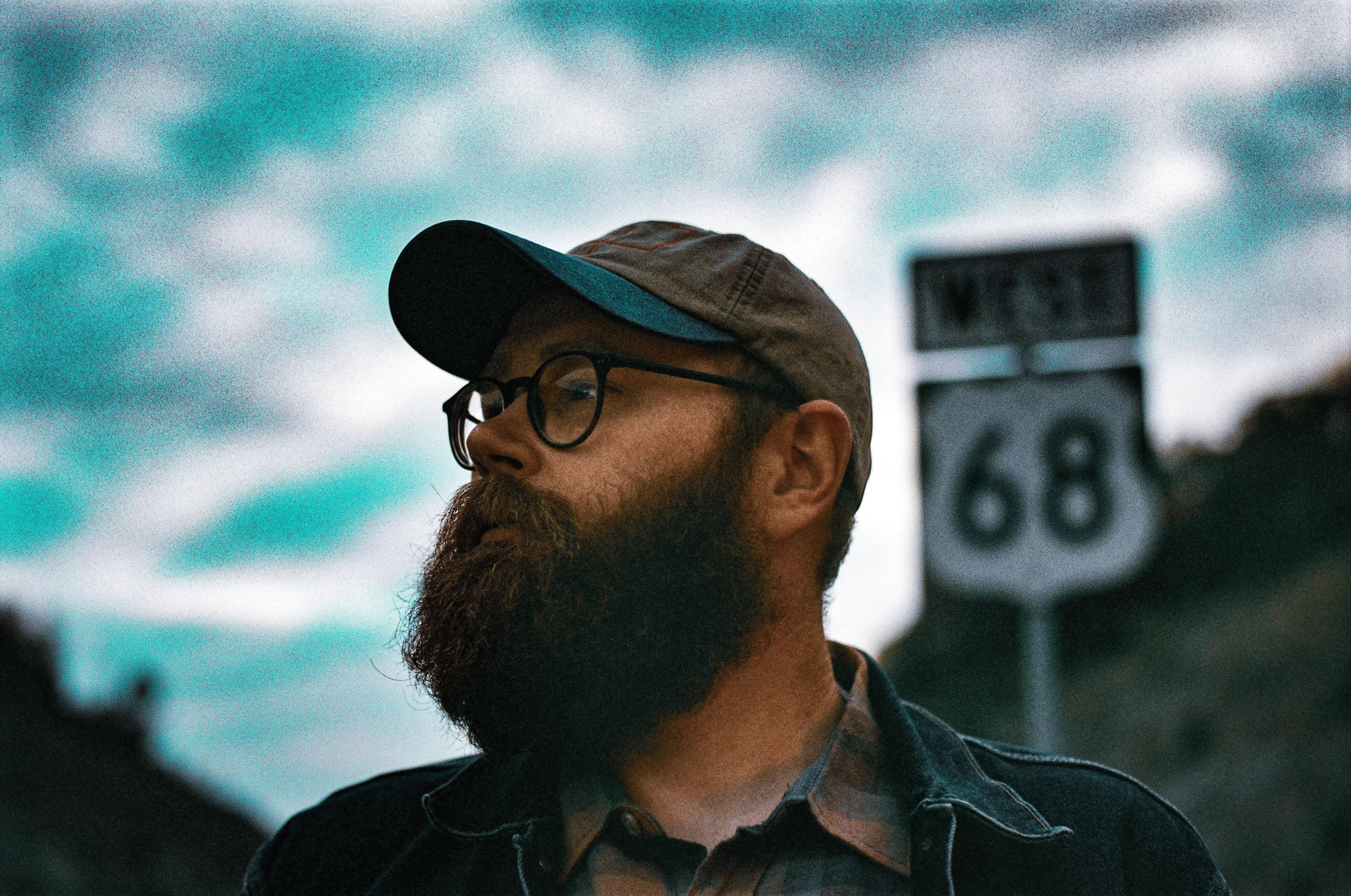 

	
		Movimientos en la industria musical: Nolan Taylor, cantautor fichado por Oliver Anthony, firma con Atlantic Records
	
	