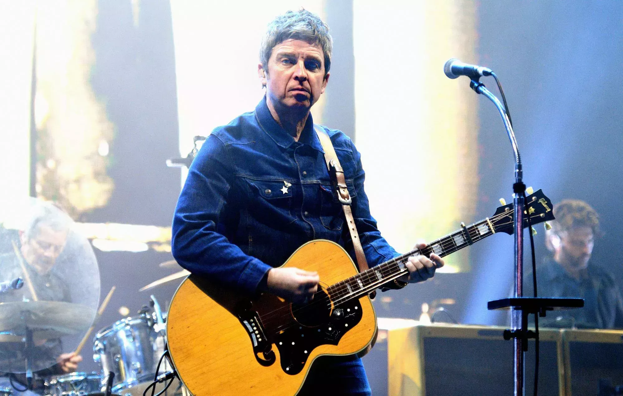 Noel Gallagher, seis meses de prohibición de conducir pese a no haber aprendido nunca a hacerlo