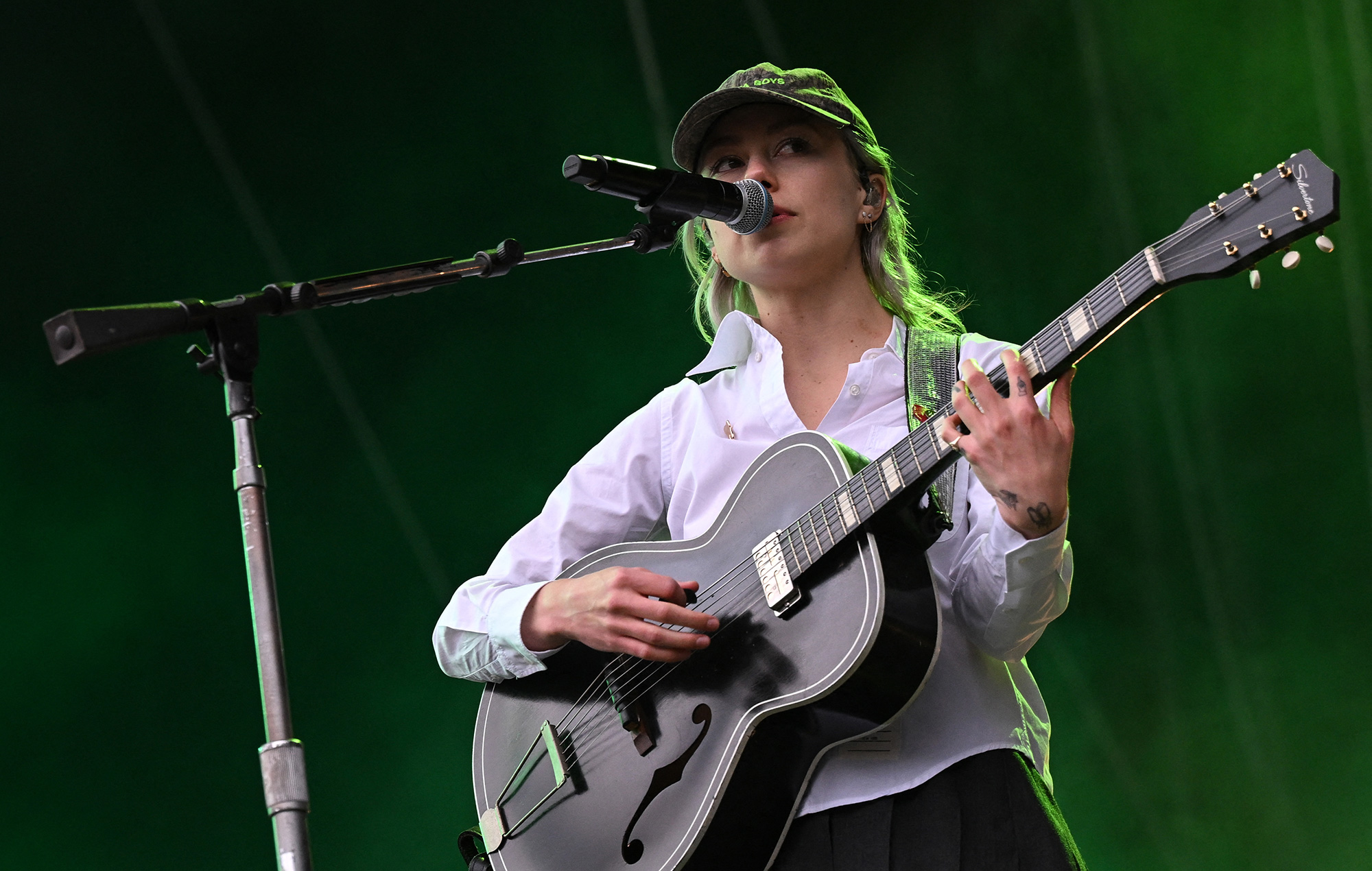 Phoebe Bridgers: "Puedo ir donde quiera para abortar, cantamos a los niños a los que les es imposible"