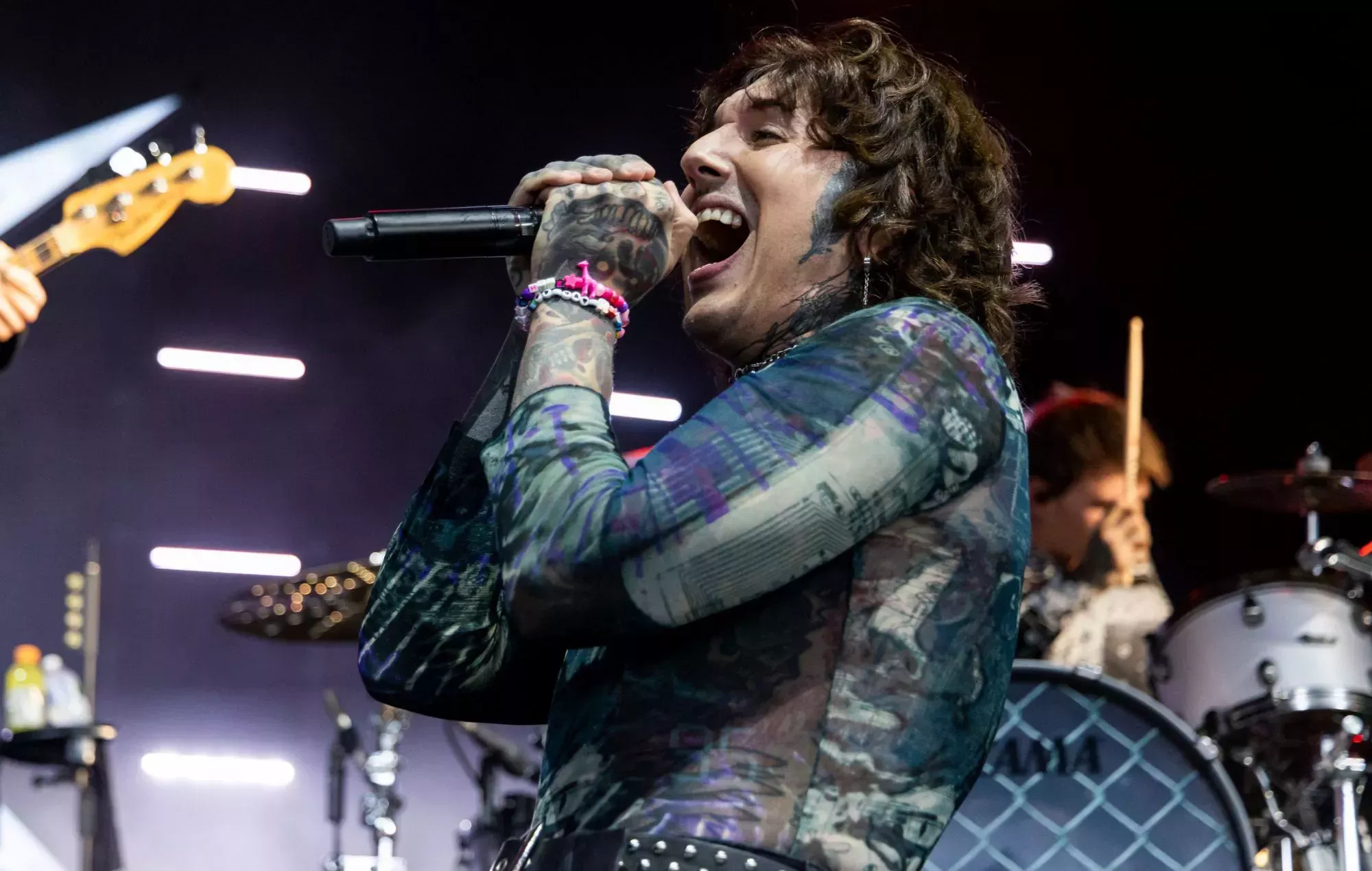 Bring Me The Horizon lanza su nuevo single 'DArkSide'