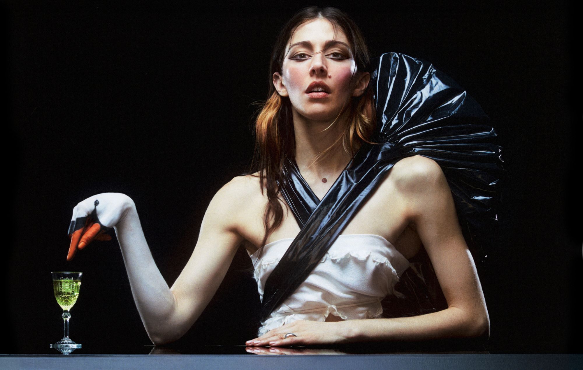 Caroline Polachek comparte su nuevo y atrevido single "Dang".