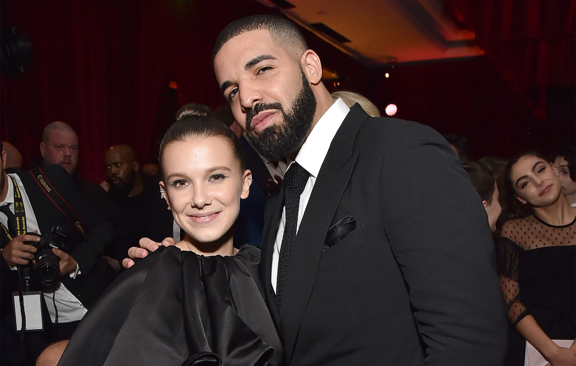 Drake responde a los "bichos raros" que cuestionan la relación con Millie Bobby Brown