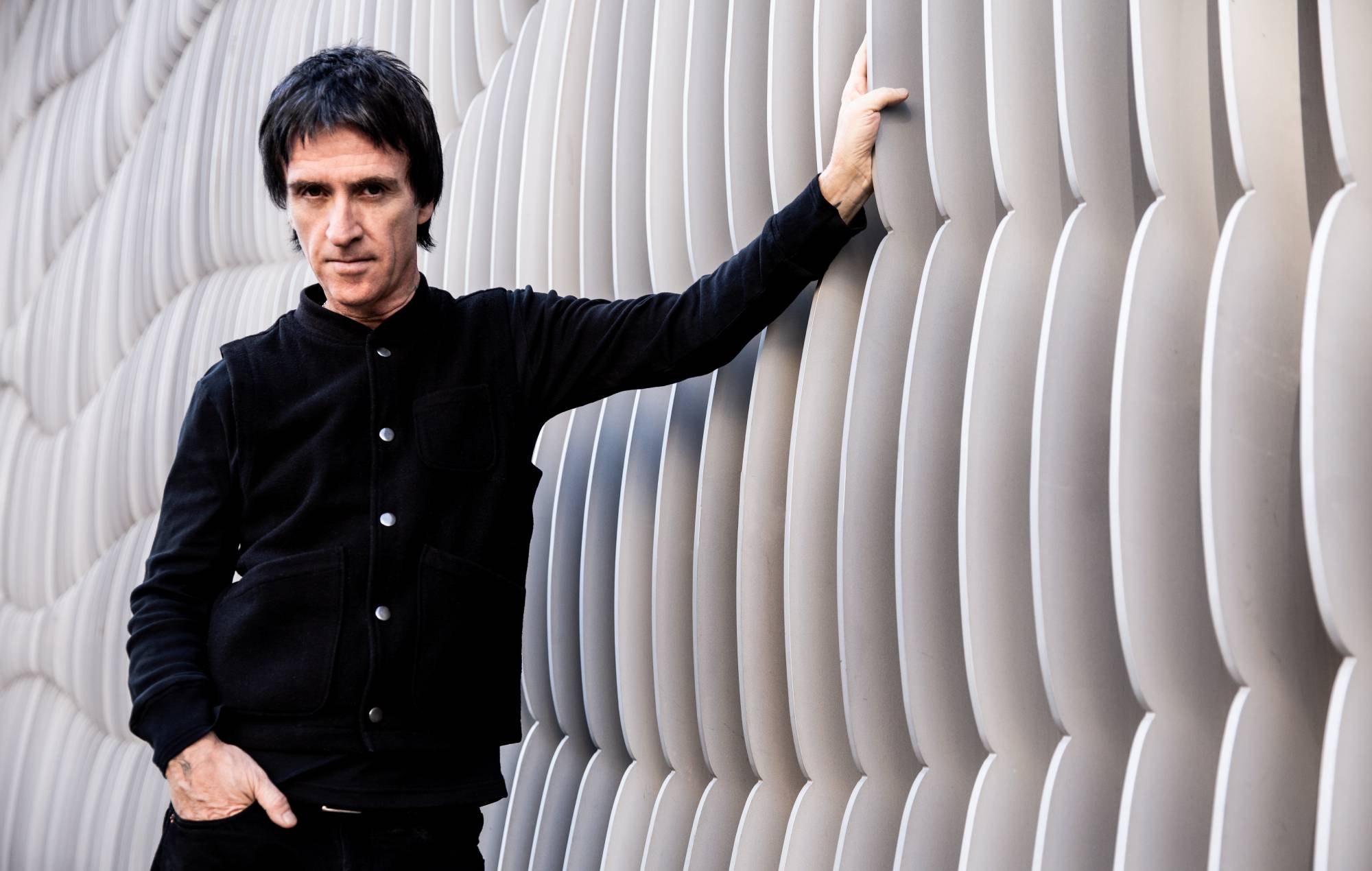 Johnny Marr anuncia una gira de grandes éxitos por el Reino Unido para 2024 con el título "Spirit Power