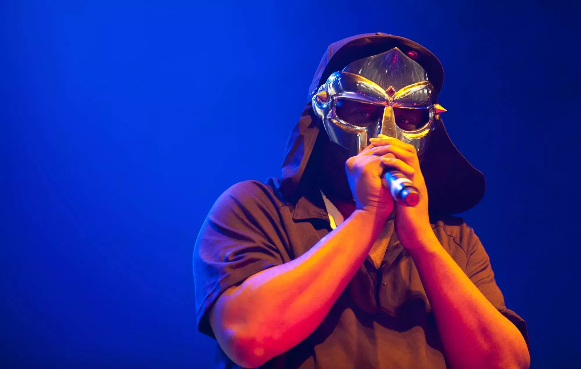 La viuda y la herencia de MF DOOM demandan al antiguo A&R del rapero y piden la devolución de sus cuadernos personales