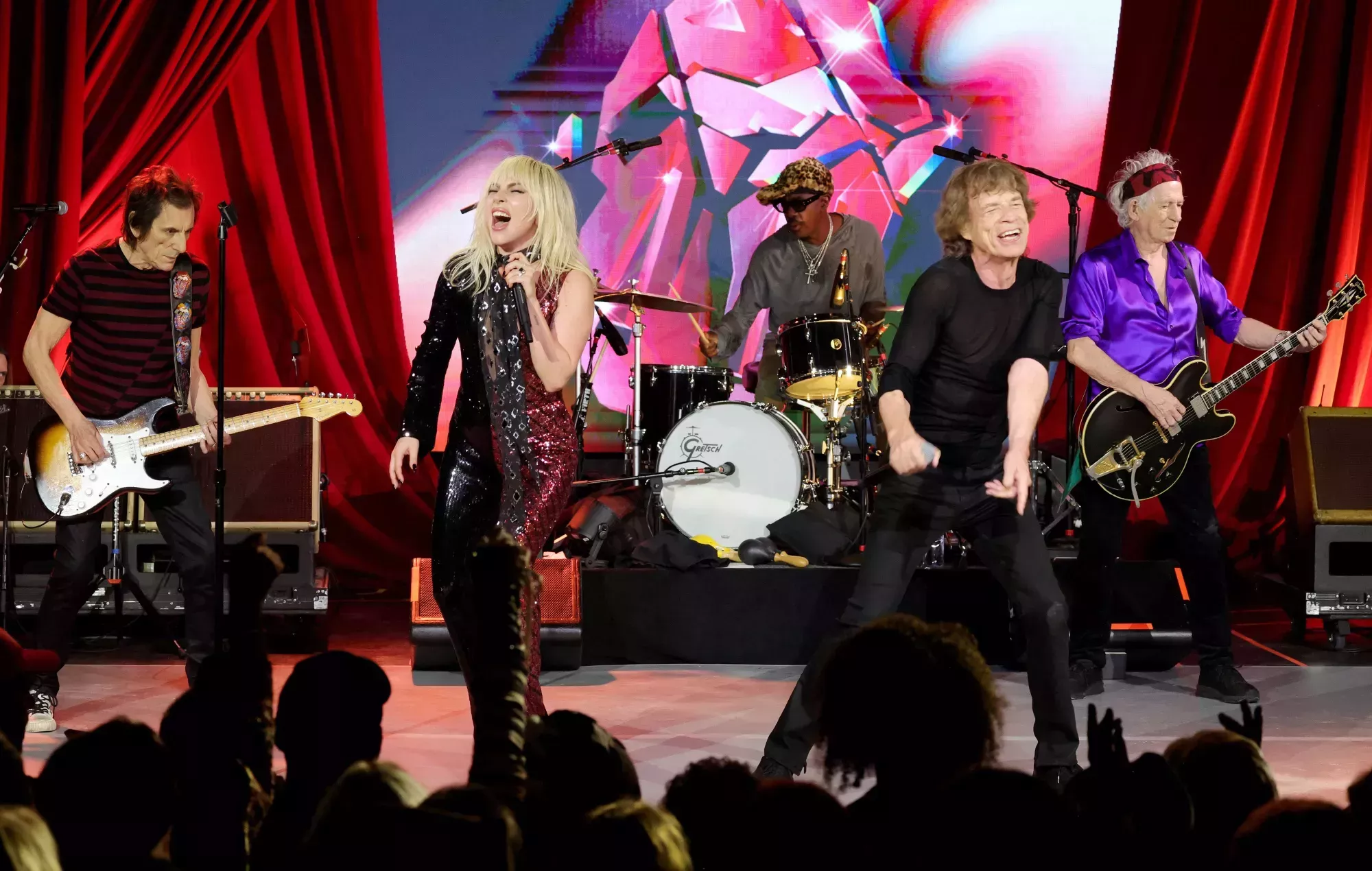 Los Rolling Stones actúan con Lady Gaga en un concierto sorpresa en Nueva York