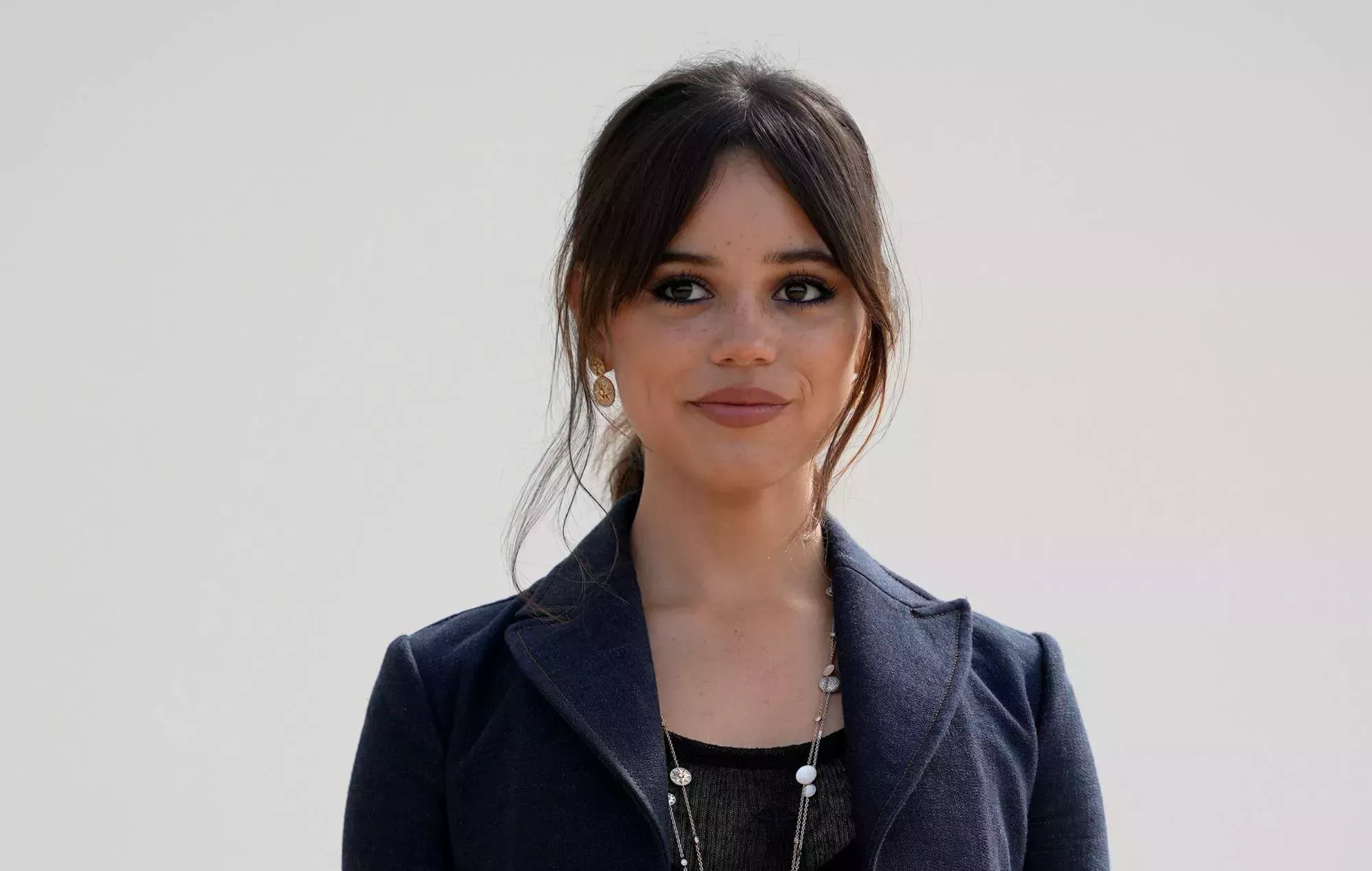 Mira el trailer del nuevo thriller de Jenna Ortega 'Finestkind'