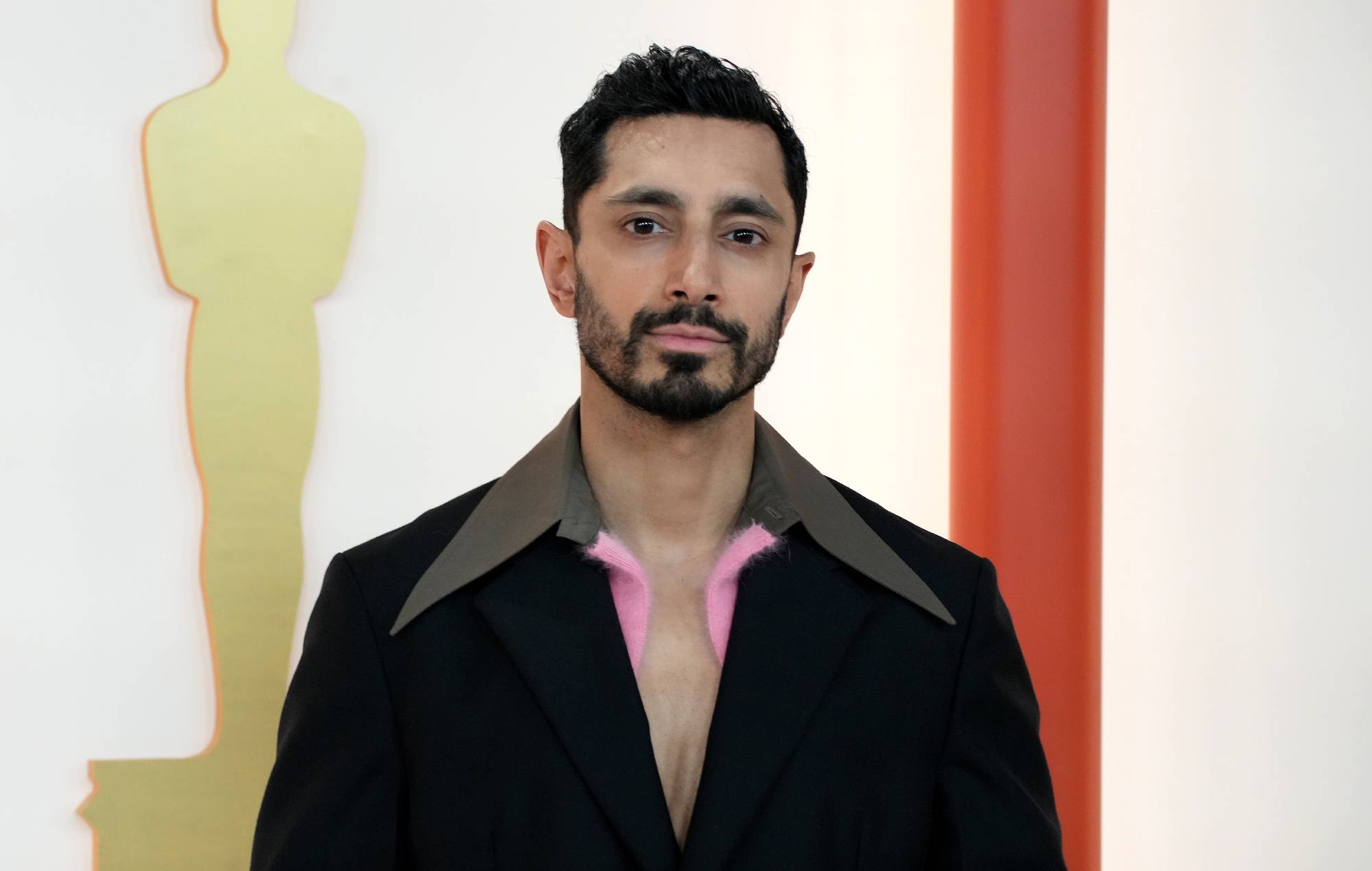 Riz Ahmed habla sobre el "horrible y equivocado" conflicto palestino-israelí