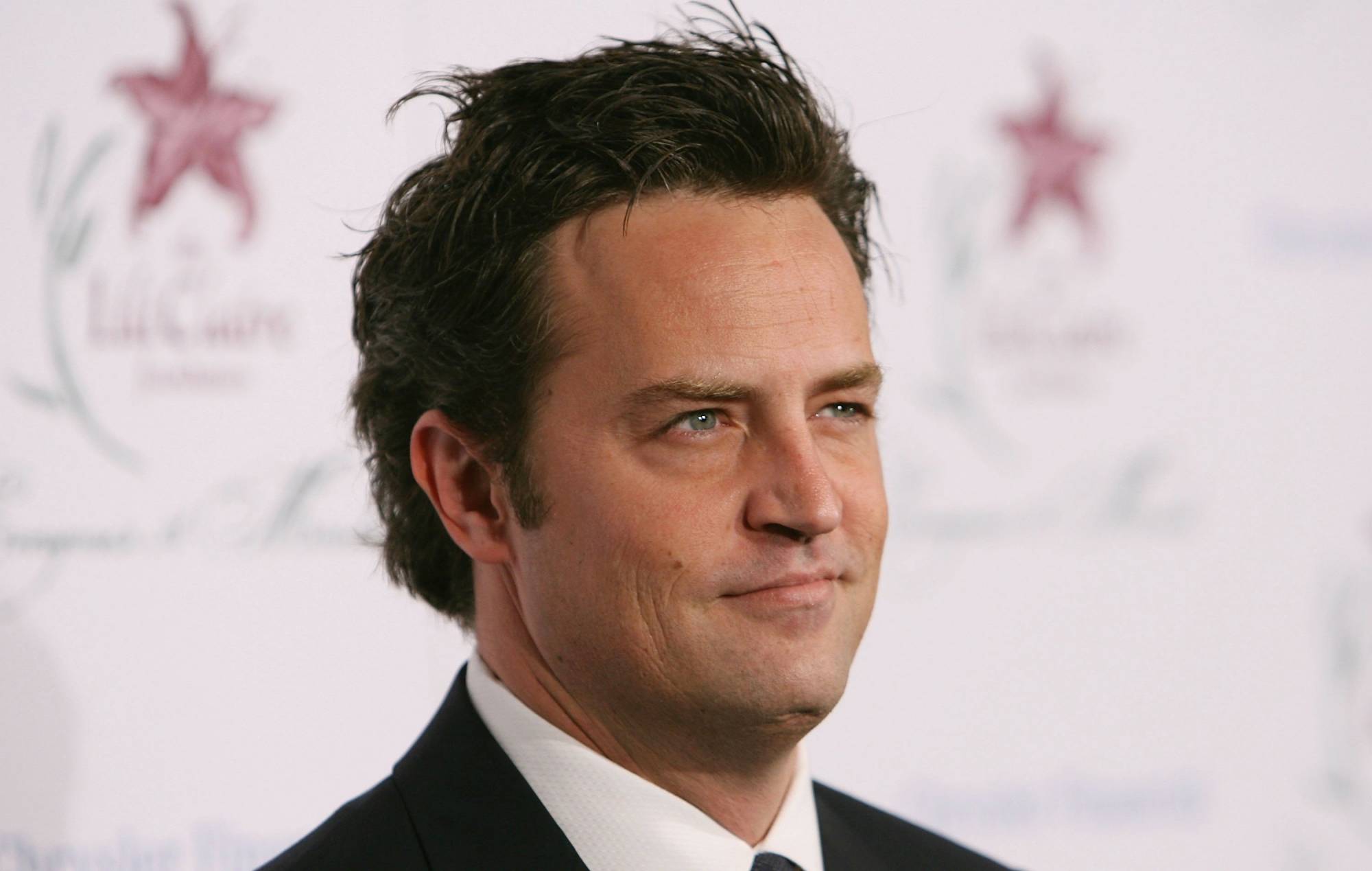 Saturday Night Live' rinde homenaje a Matthew Perry tras la muerte del actor de 'Friends' a los 54 años