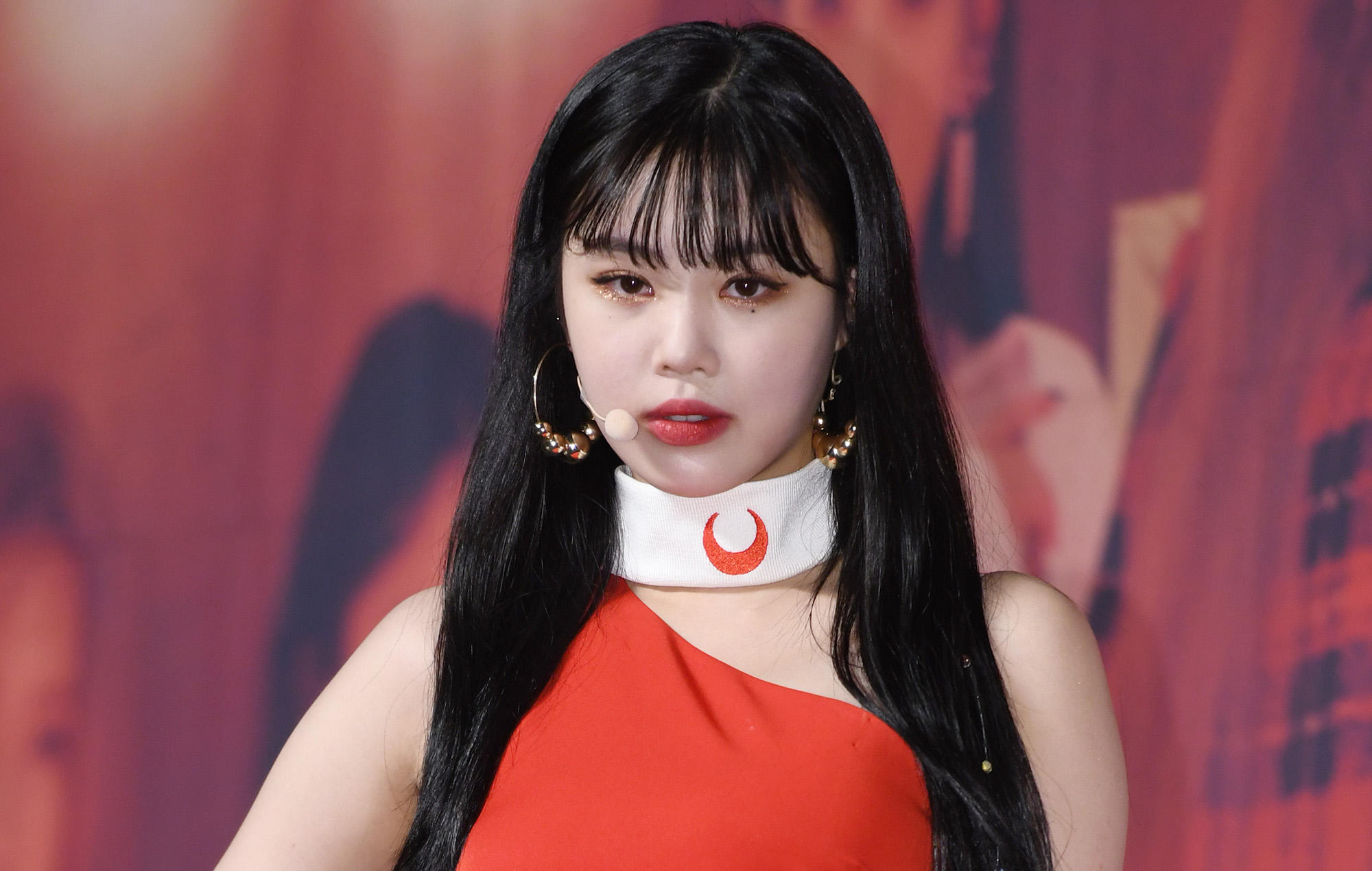 Soojin, ex miembro de (G)I-DLE, anuncia su debut en solitario con el críptico vídeo "Black Forest