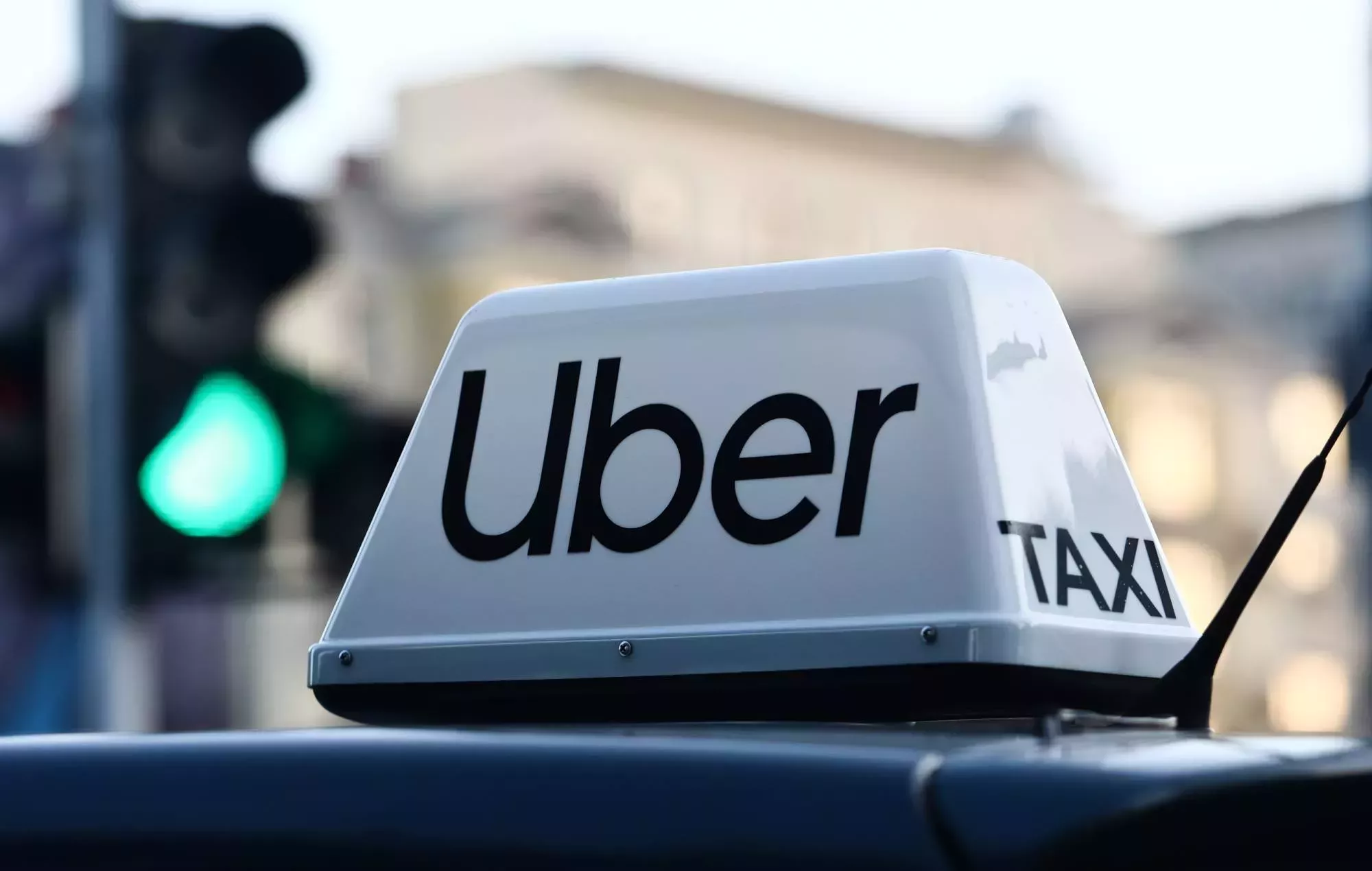 Clubbers, alegraos: Uber llega a Ibiza
