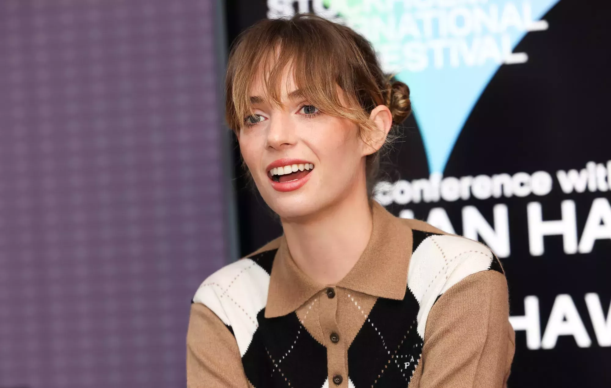 'Del revés' presenta a Maya Hawke como 