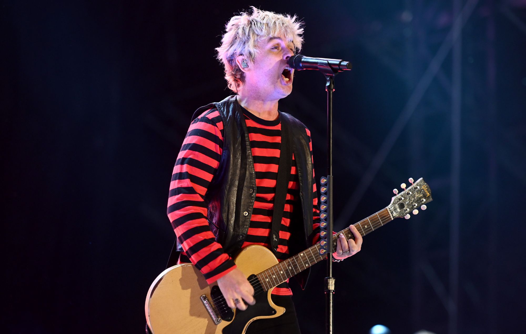 Green Day explica por qué se apartó brevemente de la composición de canciones políticas