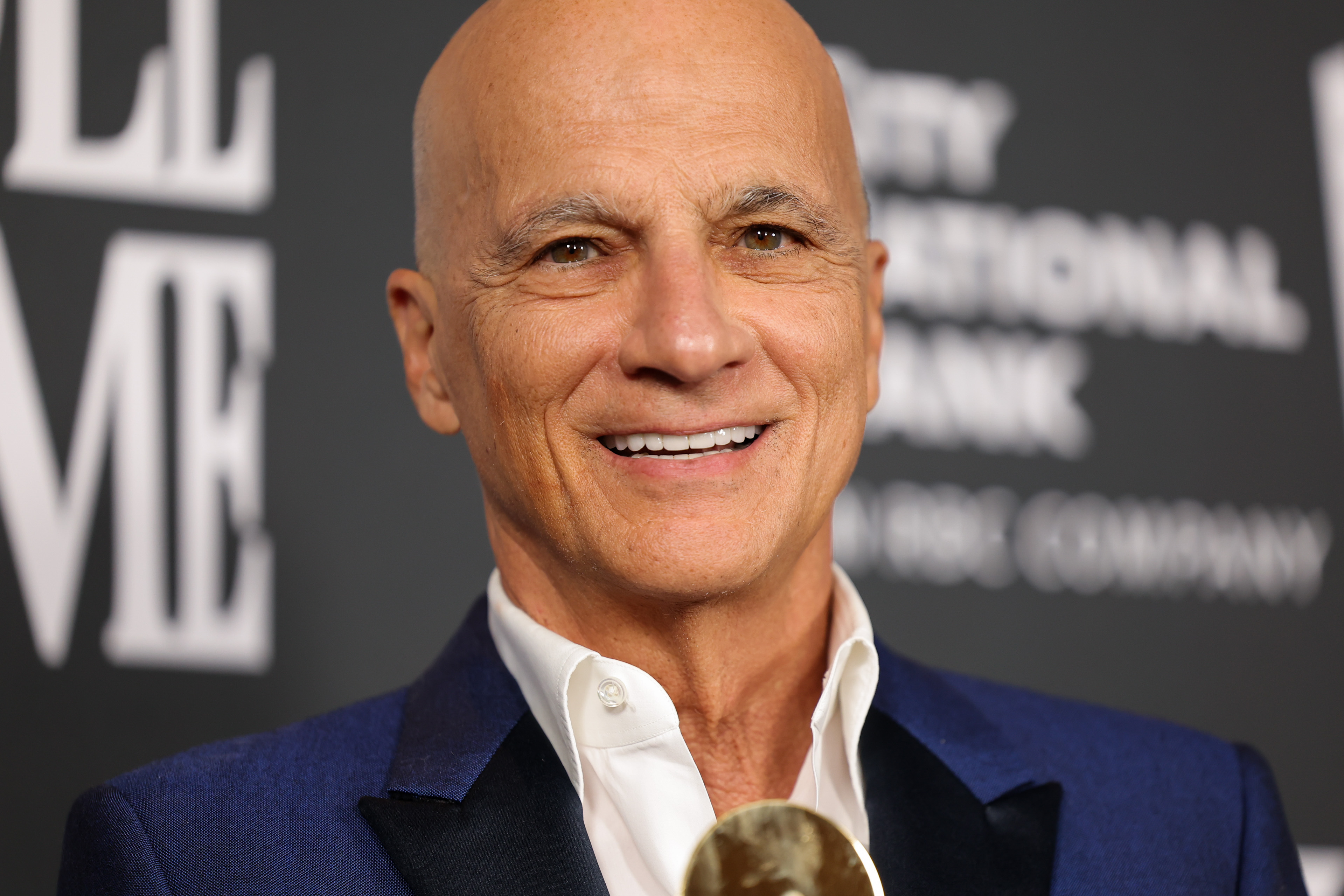 

	
		Jimmy Iovine recibe una citación judicial por las acusaciones anónimas de acoso y abuso sexual
	
	