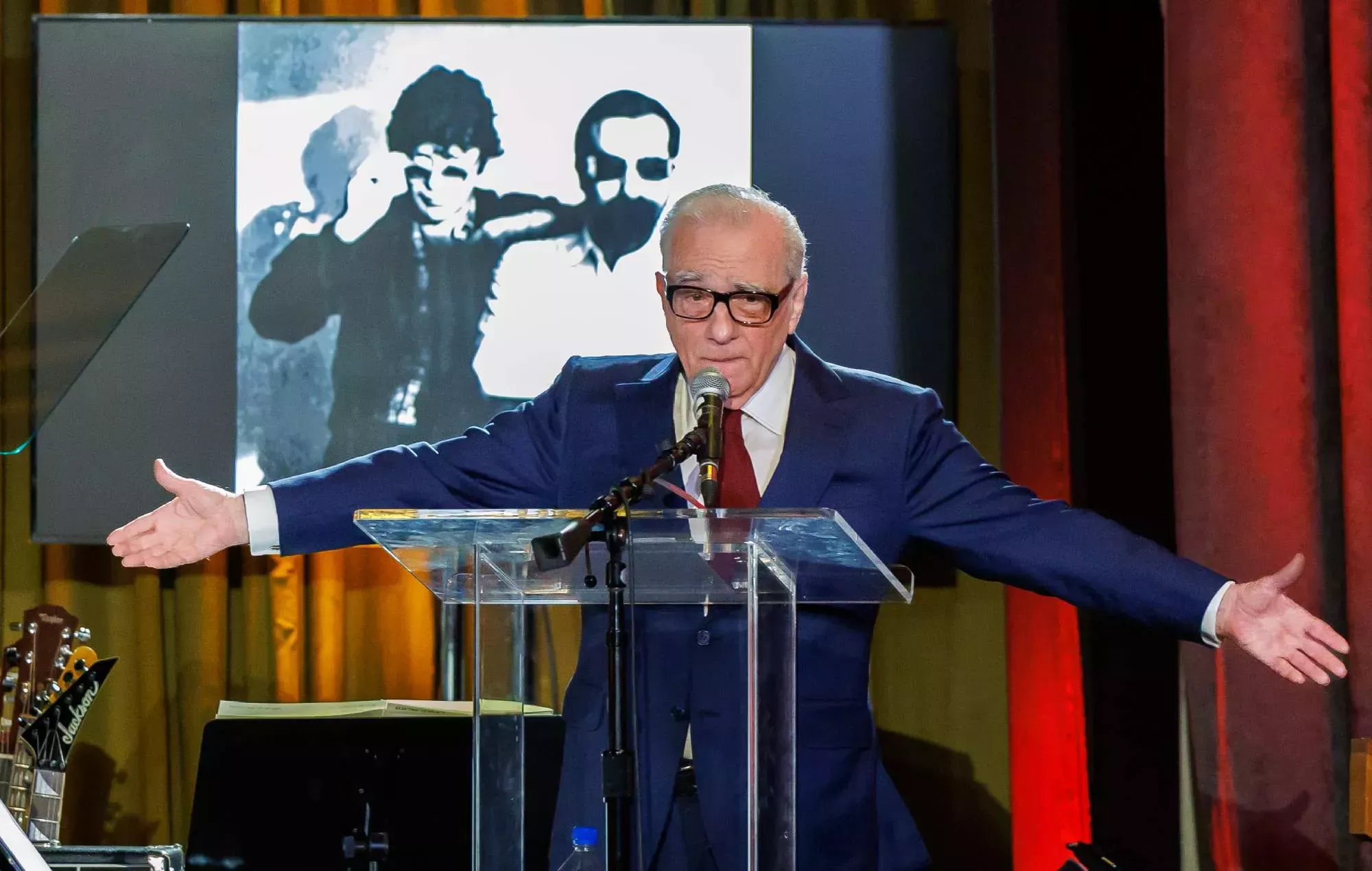 Joni Mitchell, Martin Scorsese y Leonardo DiCaprio asisten al homenaje a Robbie Robertson