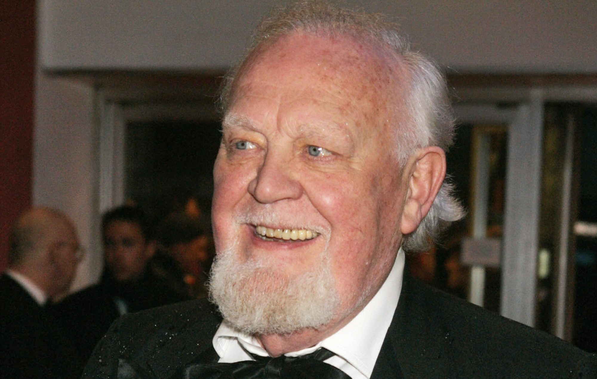 Joss Ackland, estrella de "Travesuras en Blanco", ha fallecido a los 95 años.
