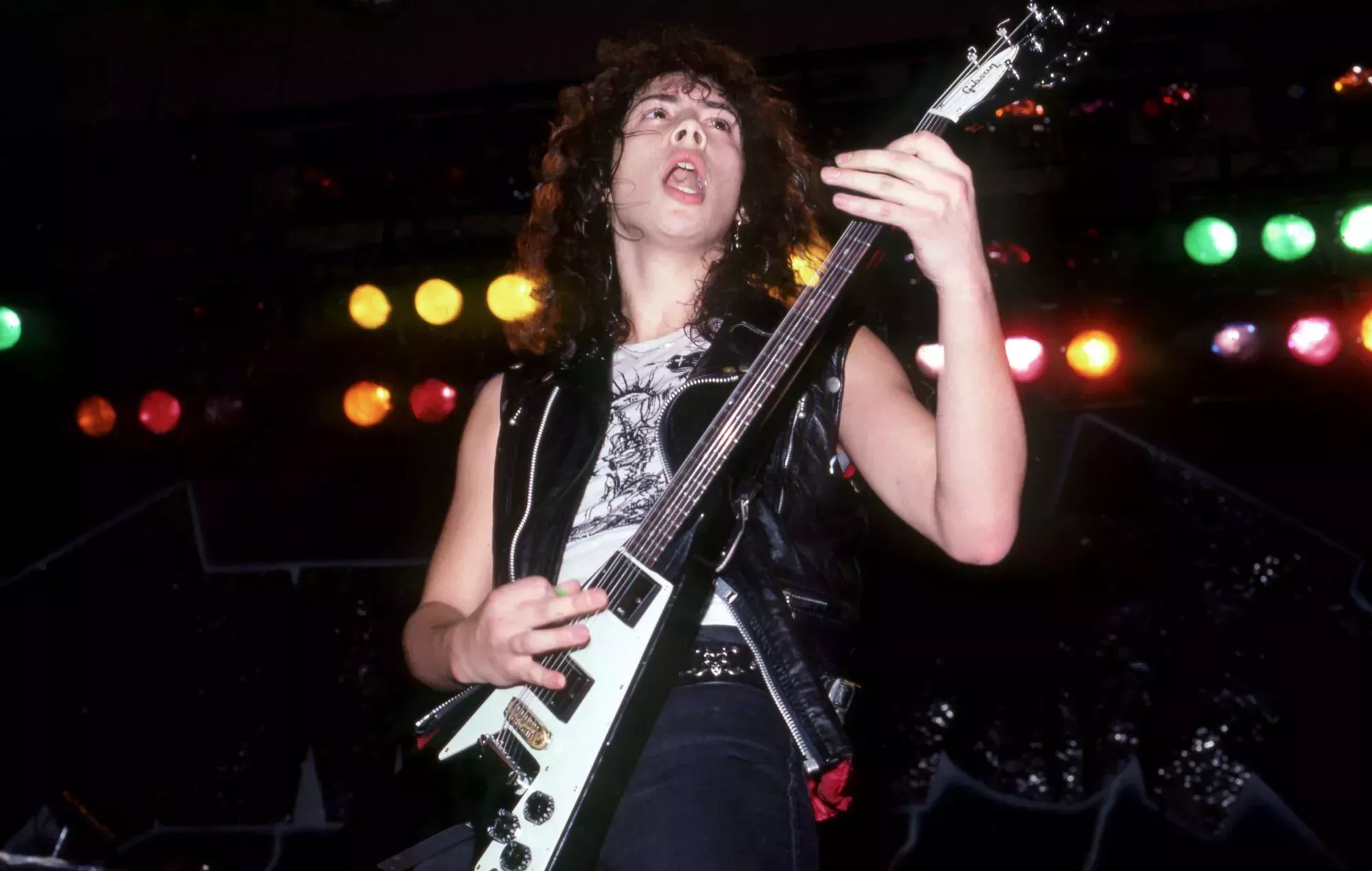 Kirk Hammett de Metallica y Epiphone lanzan la guitarra Flying V de 1979