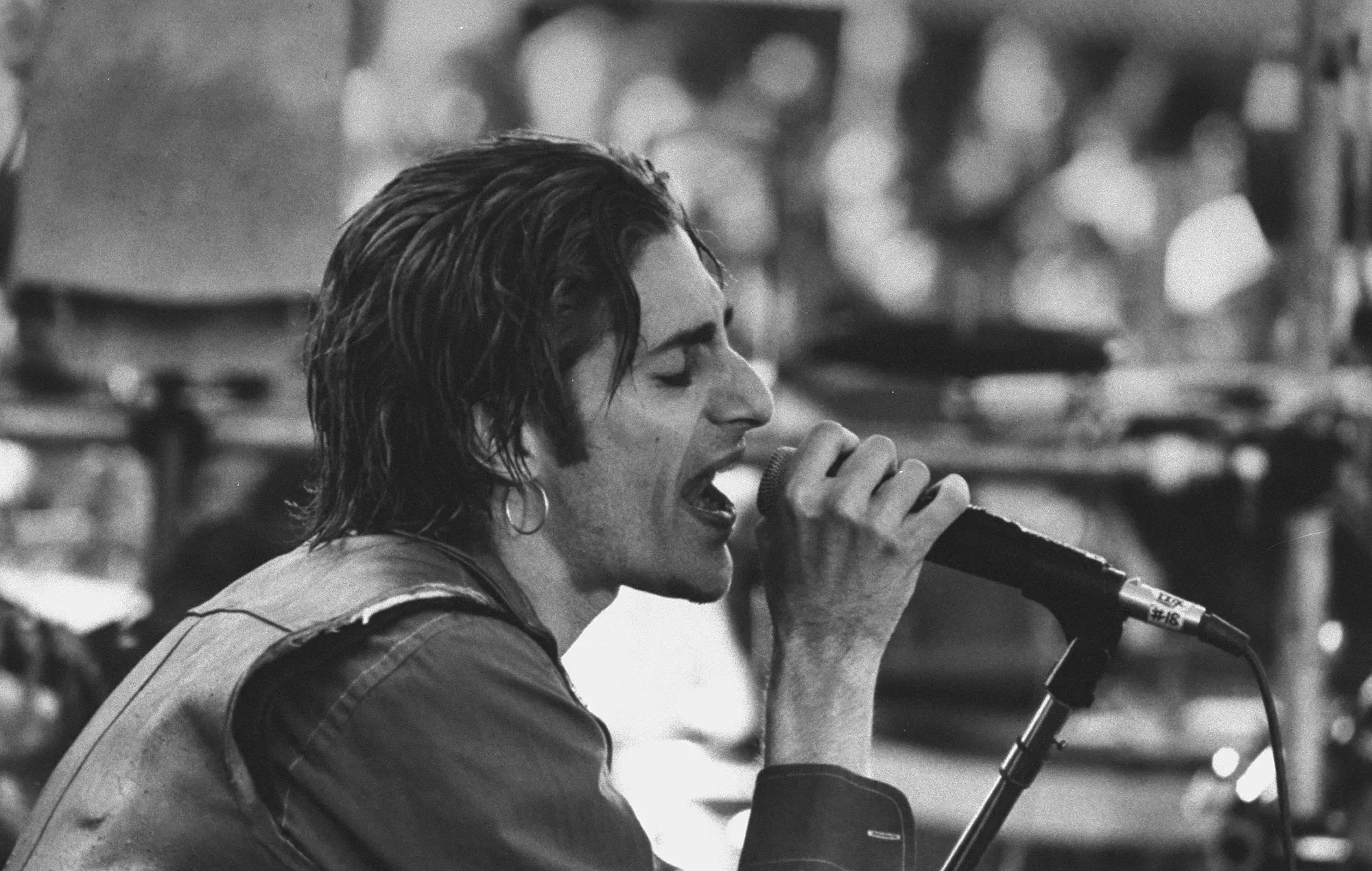 Porno For Pyros anuncia el lanzamiento de su primera canción en 26 años, 'Agua'