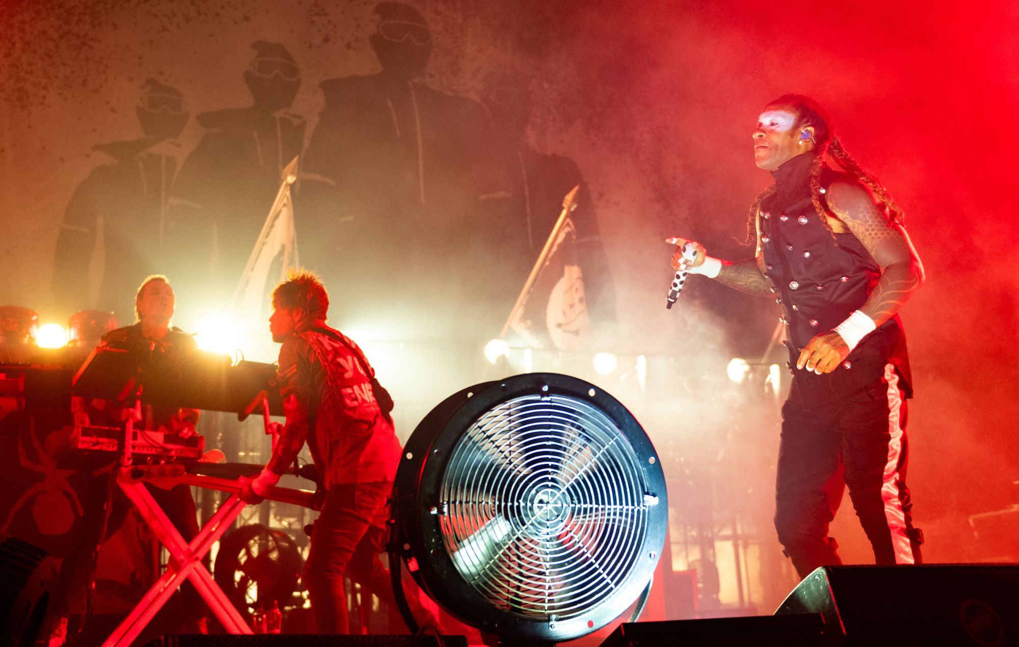 The Prodigy han cambiado la letra de 'Smack My Bitch Up' en directo