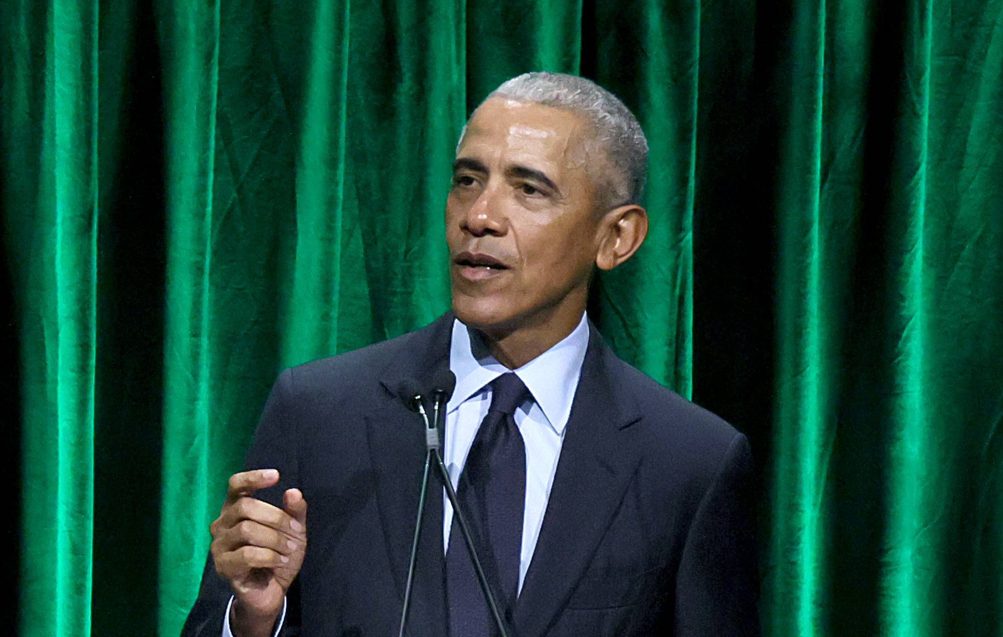 Barack Obama comparte su lista de películas favoritas de 2023