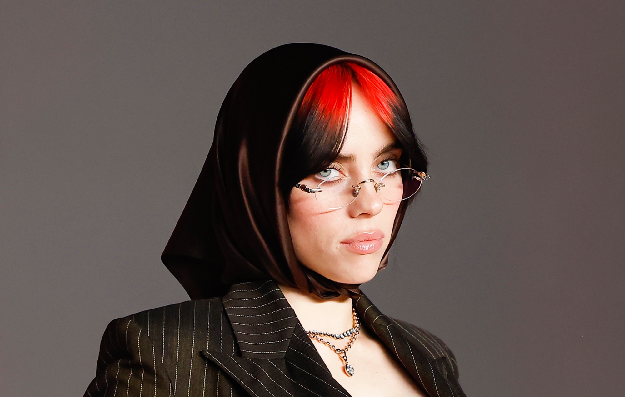 Billie Eilish responde a Variety "sacándola del armario": "Me gustan los chicos y las chicas, dejadme en paz al respecto por favor"