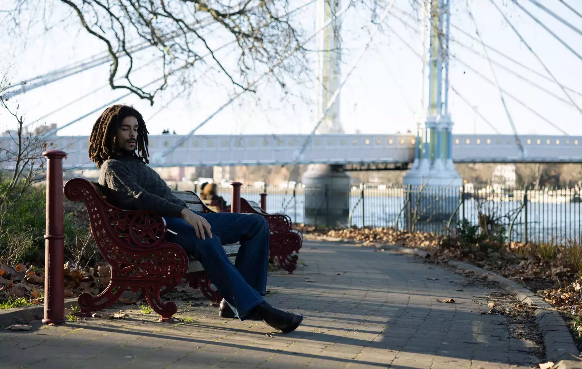 Bob Marley: One Love': el pionero del reggae hace footing junto al Támesis en imágenes exclusivas