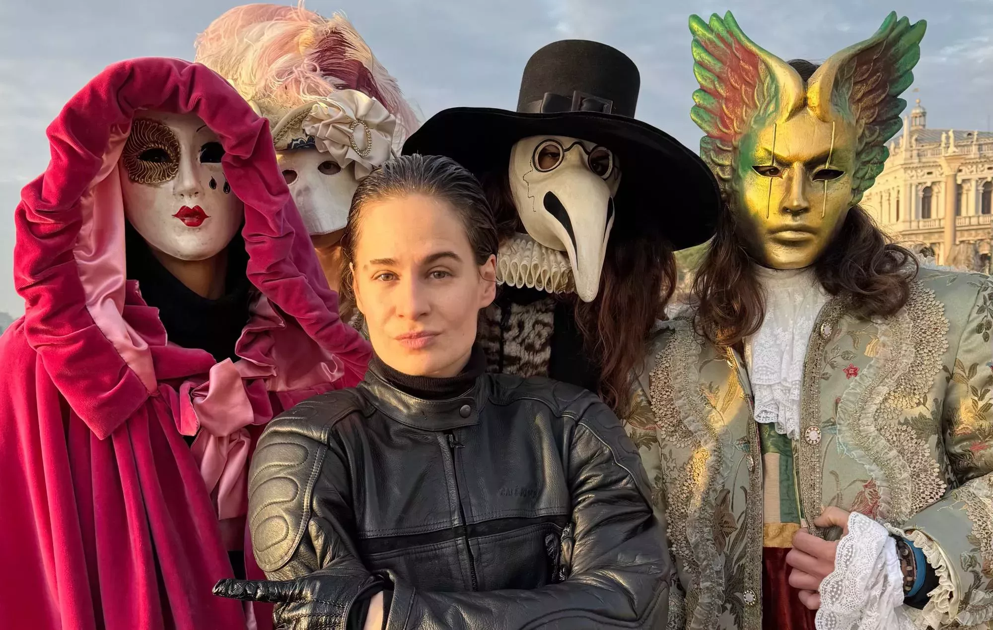 Christine & The Queens comparten una espectacular versión de 'Stayin' Alive' de The Bee Gees